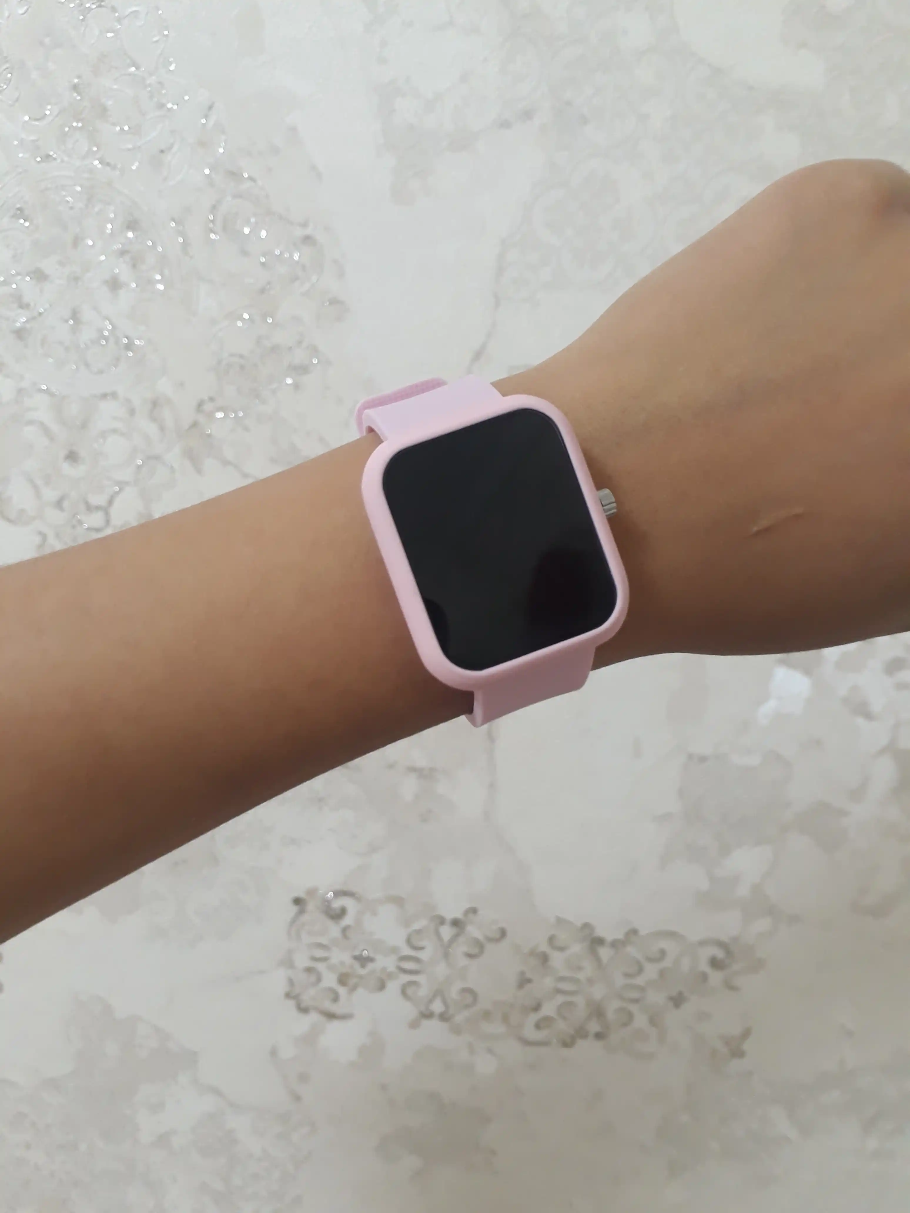 Электронные наручные часы LED watches