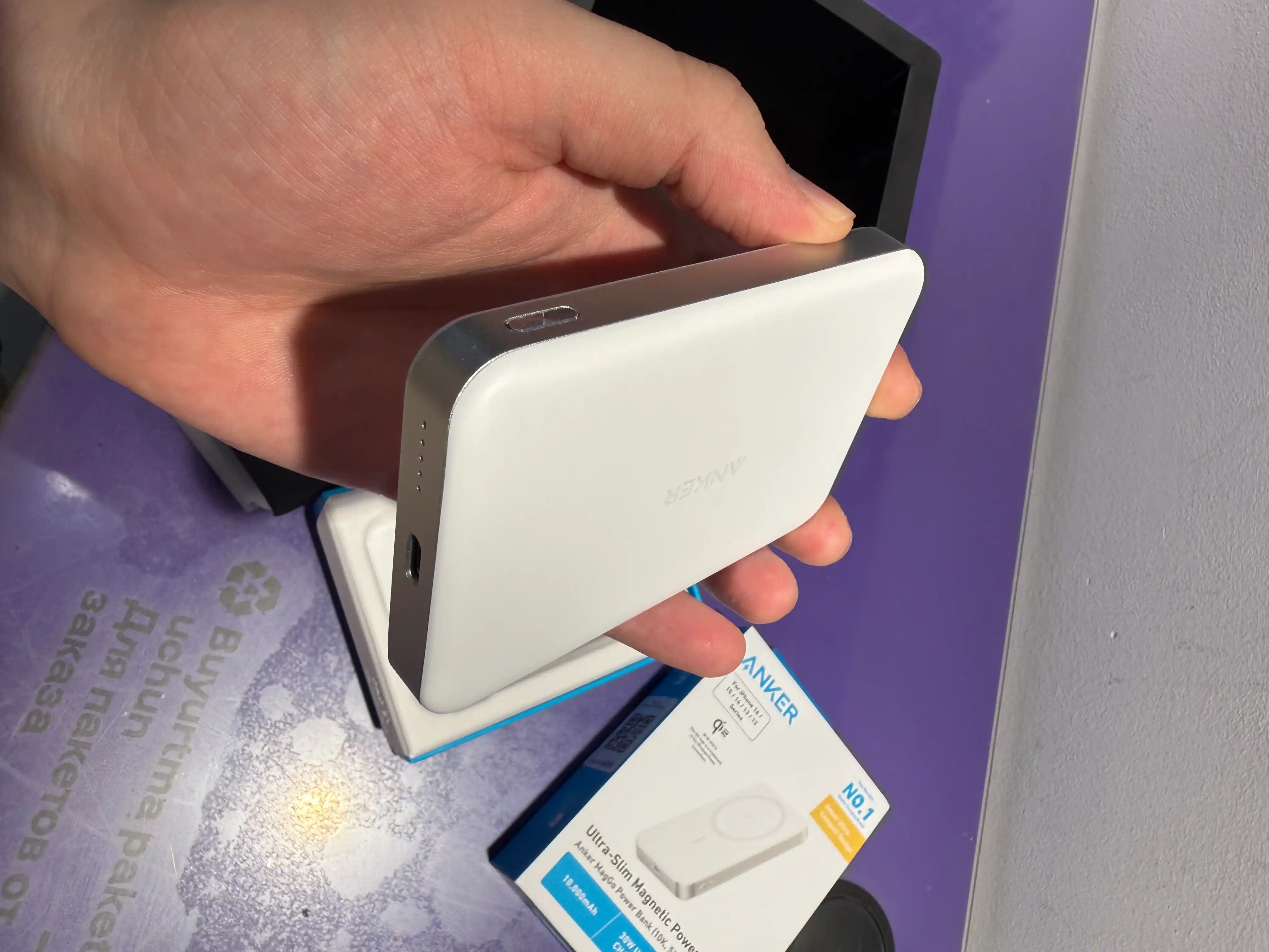 Anker MagGo Qi2 Магнитный повербанк 10000mAh 15W MagSafe для iPhone 16/15/14/13/12