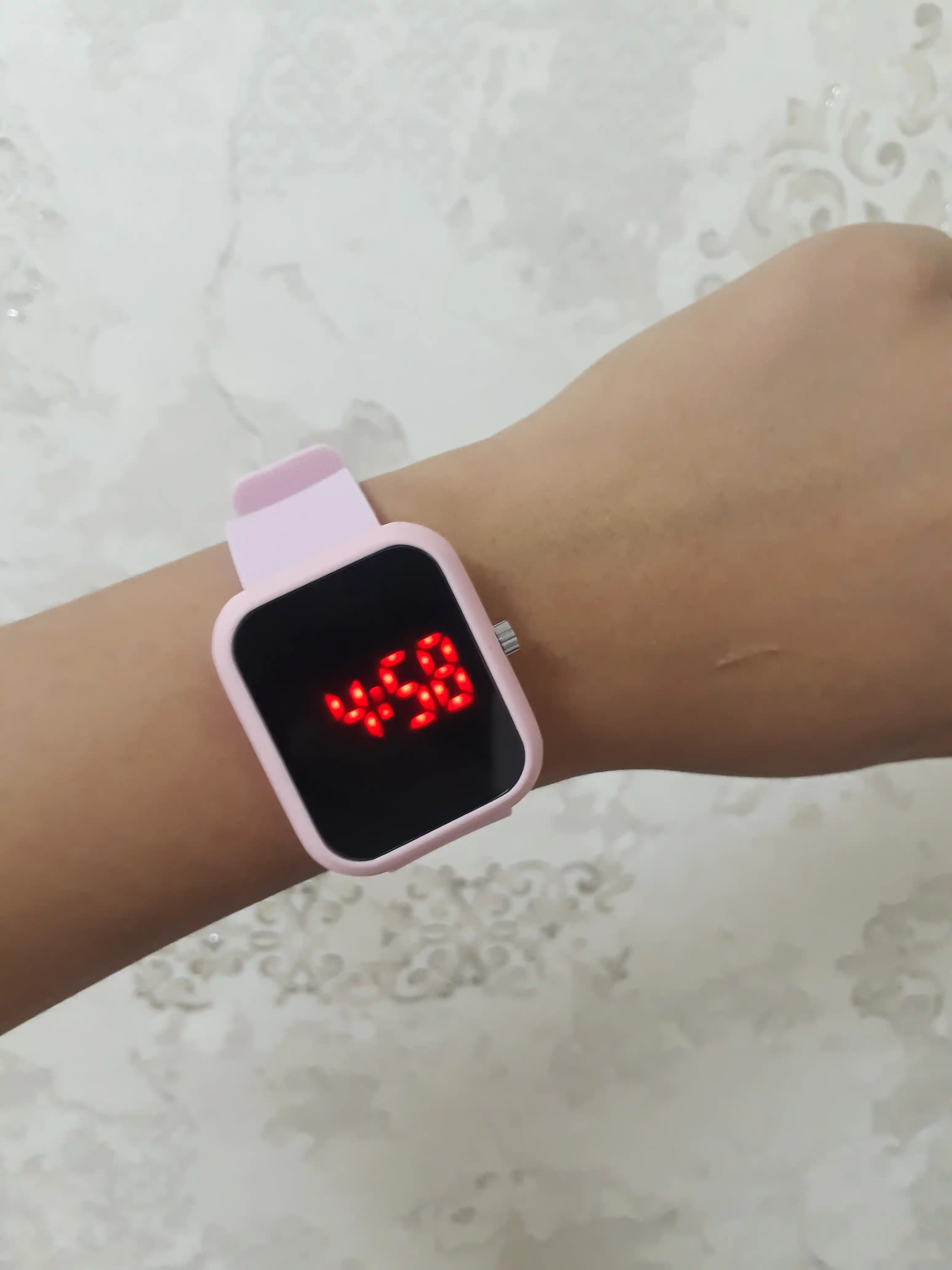 Электронные наручные часы LED watches