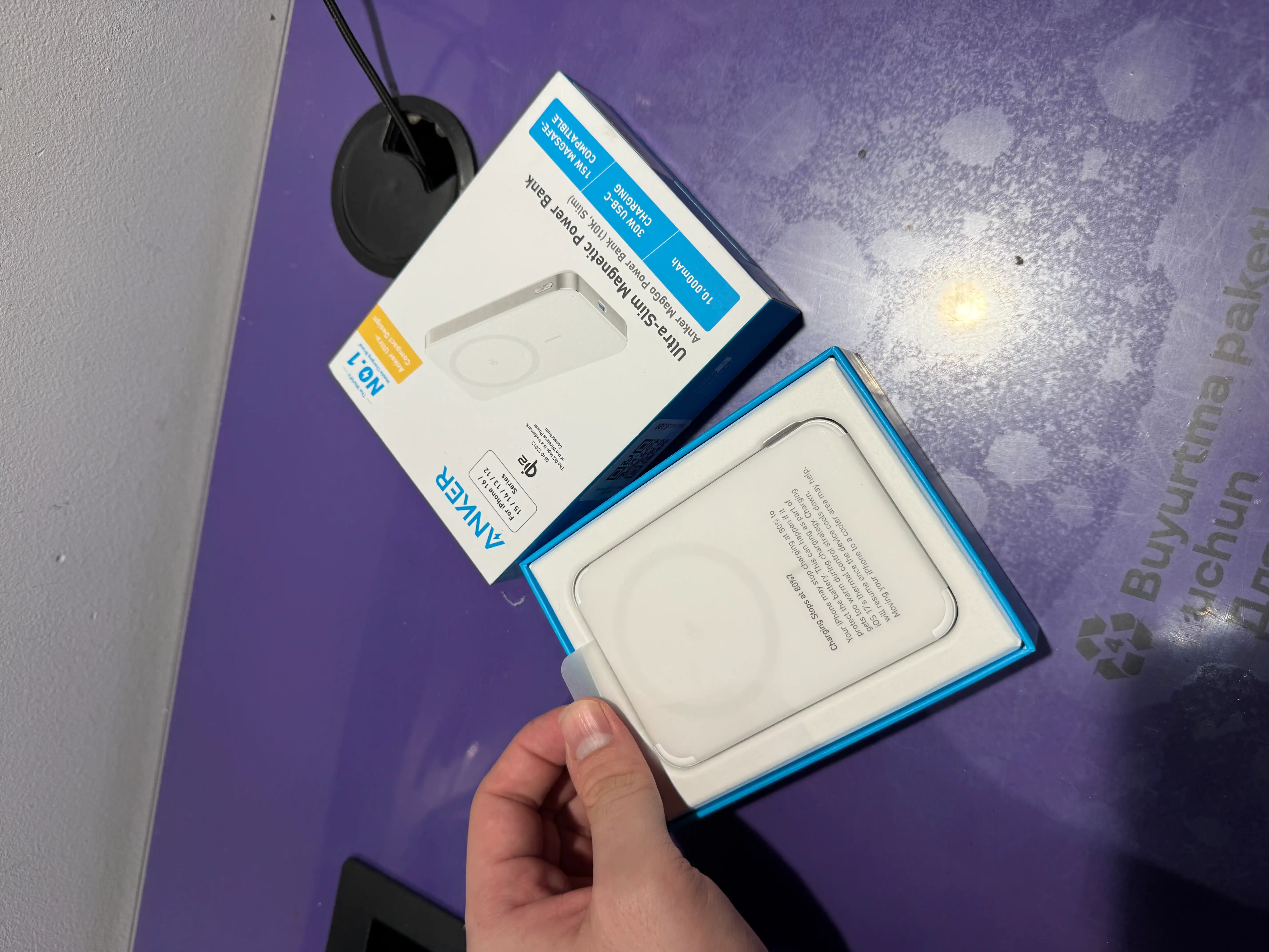 Anker MagGo Qi2 Магнитный повербанк 10000mAh 15W MagSafe для iPhone 16/15/14/13/12