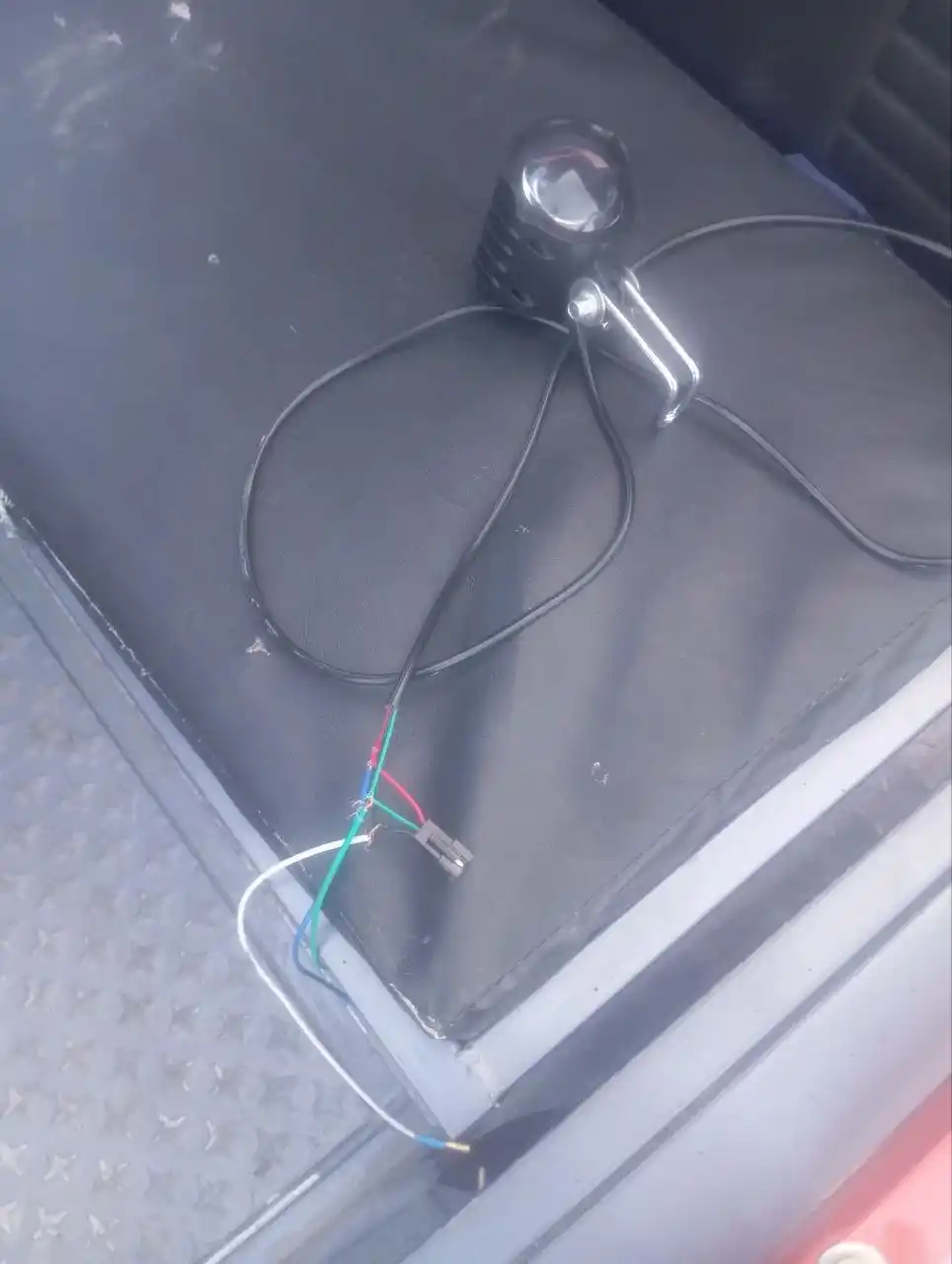 Skuter va moped uchun LED fara – 18 diodli kuchli projektor