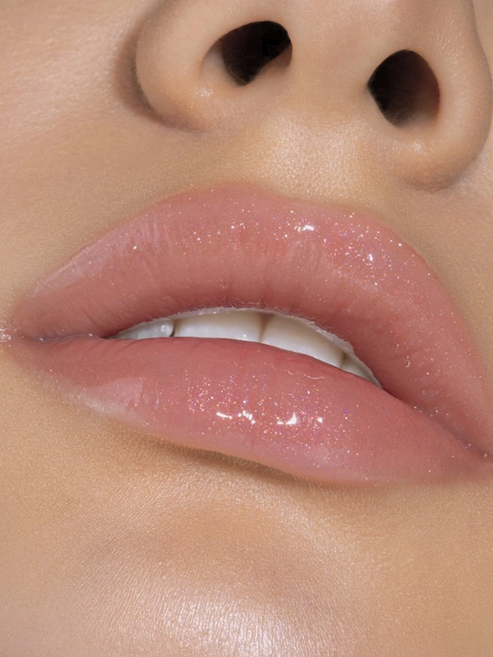 Hajm effekti bilan lab uchun yaltiroqlik LUXVISAGE ICON Lips Glossy Volume, LUXVISAGE
