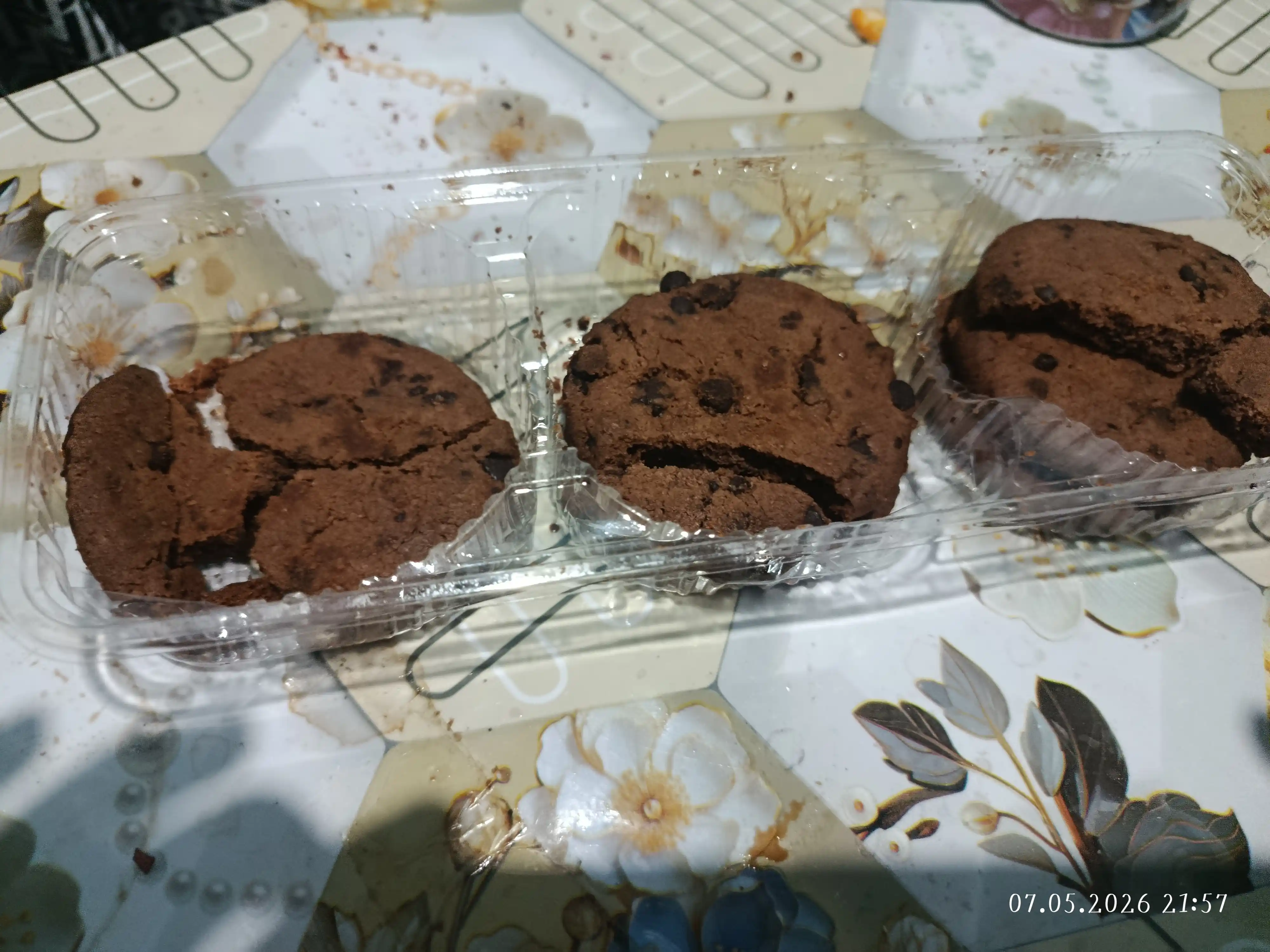 Yog'li pechenye Roshen Lovita Classic Cookies, kakao glazur bo'laklari bilan, 150 g