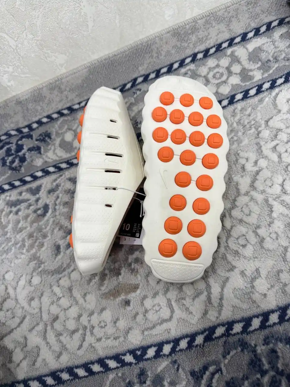 NIKE MIND 001 erkaklar shippaklari sport uchun maxsus. 1 Rzamer katta olish tavsiya etiladi