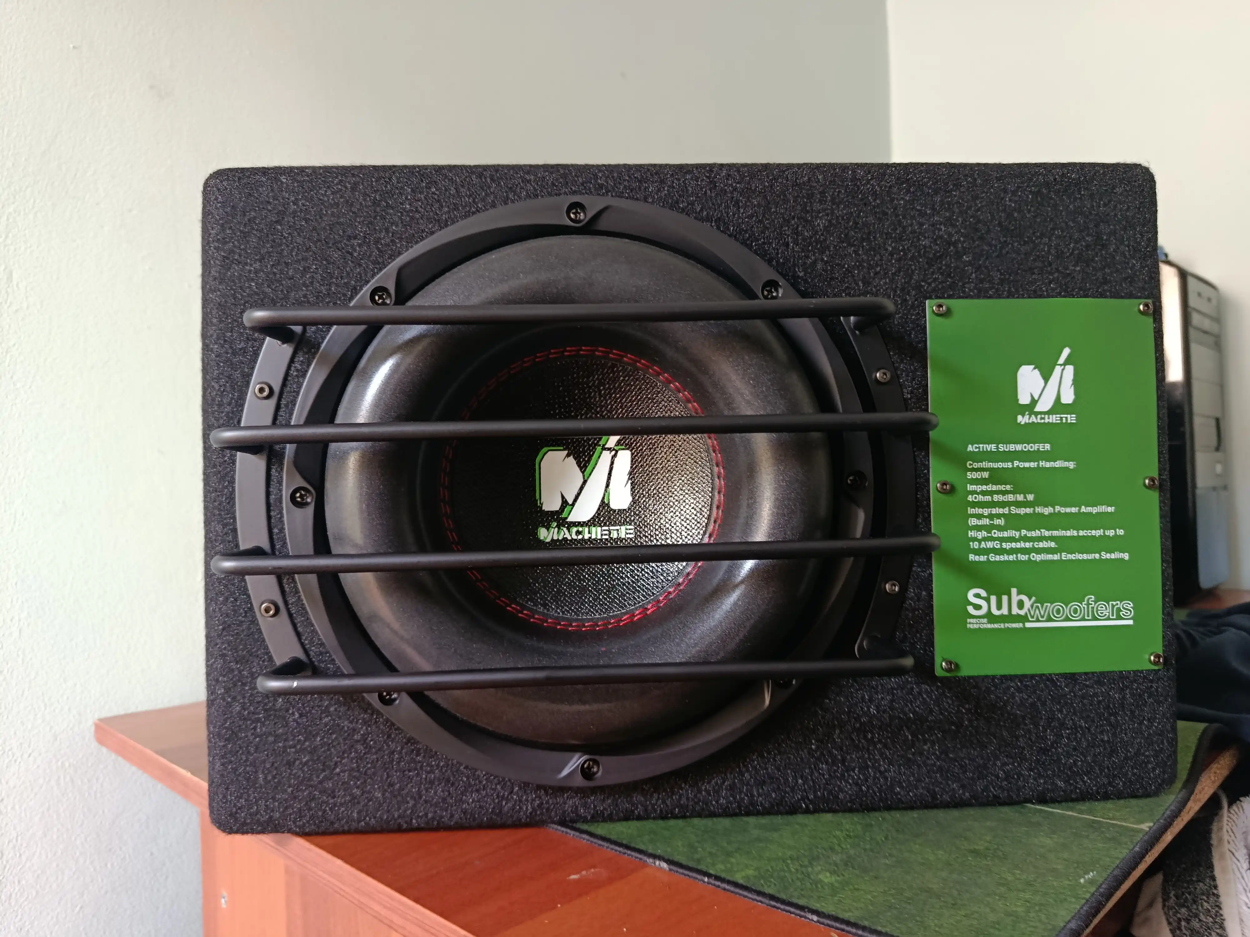 Machete ML-12A, Machete ML-10A  aktiv sabvuferlar 12", 500W RMS, kuchli bas