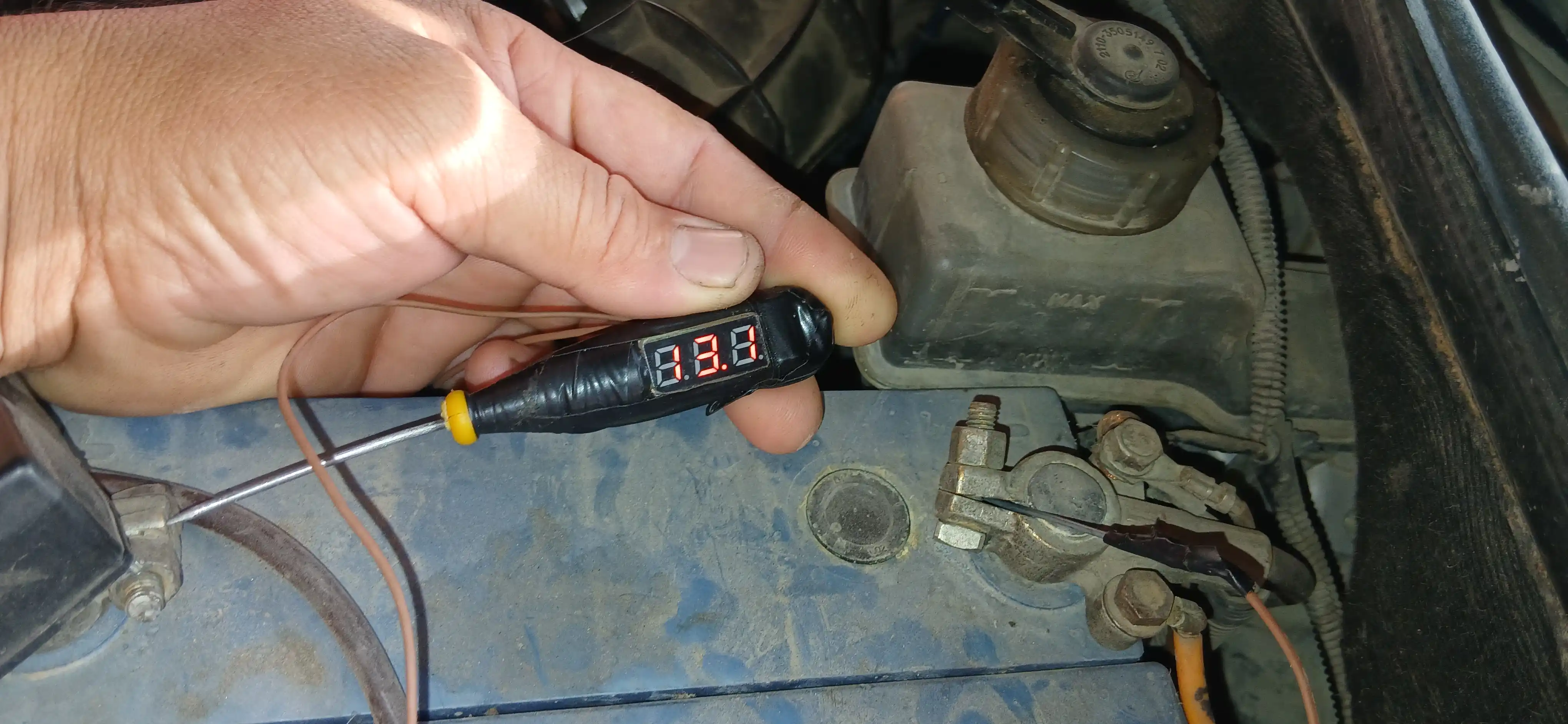 Uch simli mini voltmetr 0 - 100 VDC