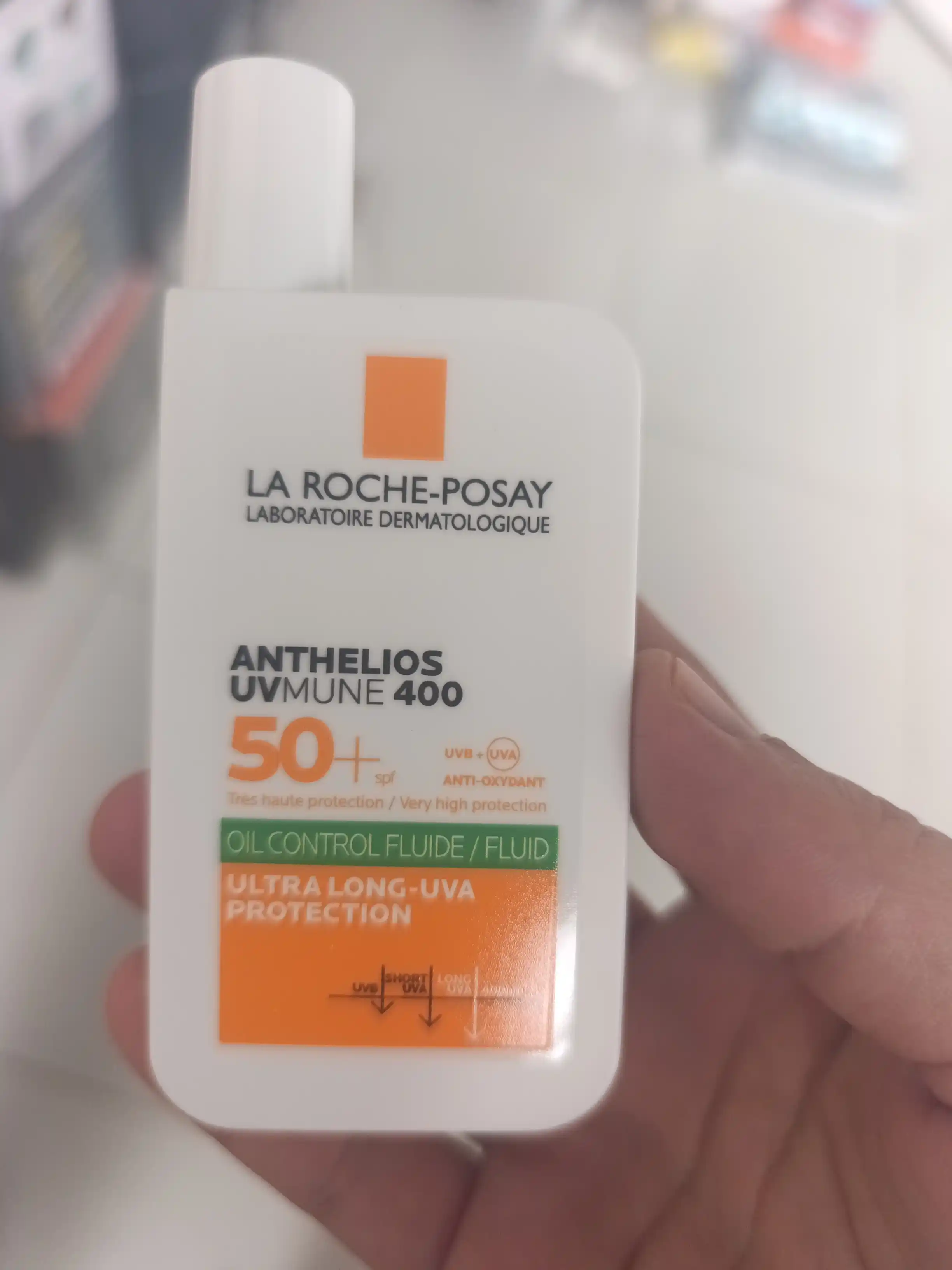 Yuz uchun quyoshdan himoya qiluvchi matlashtiruvchi suyuqlik SPF  50+ / PPD 56, LA ROCHE-POSAY ANTHELIOS UVMUNE 400, 50 ml