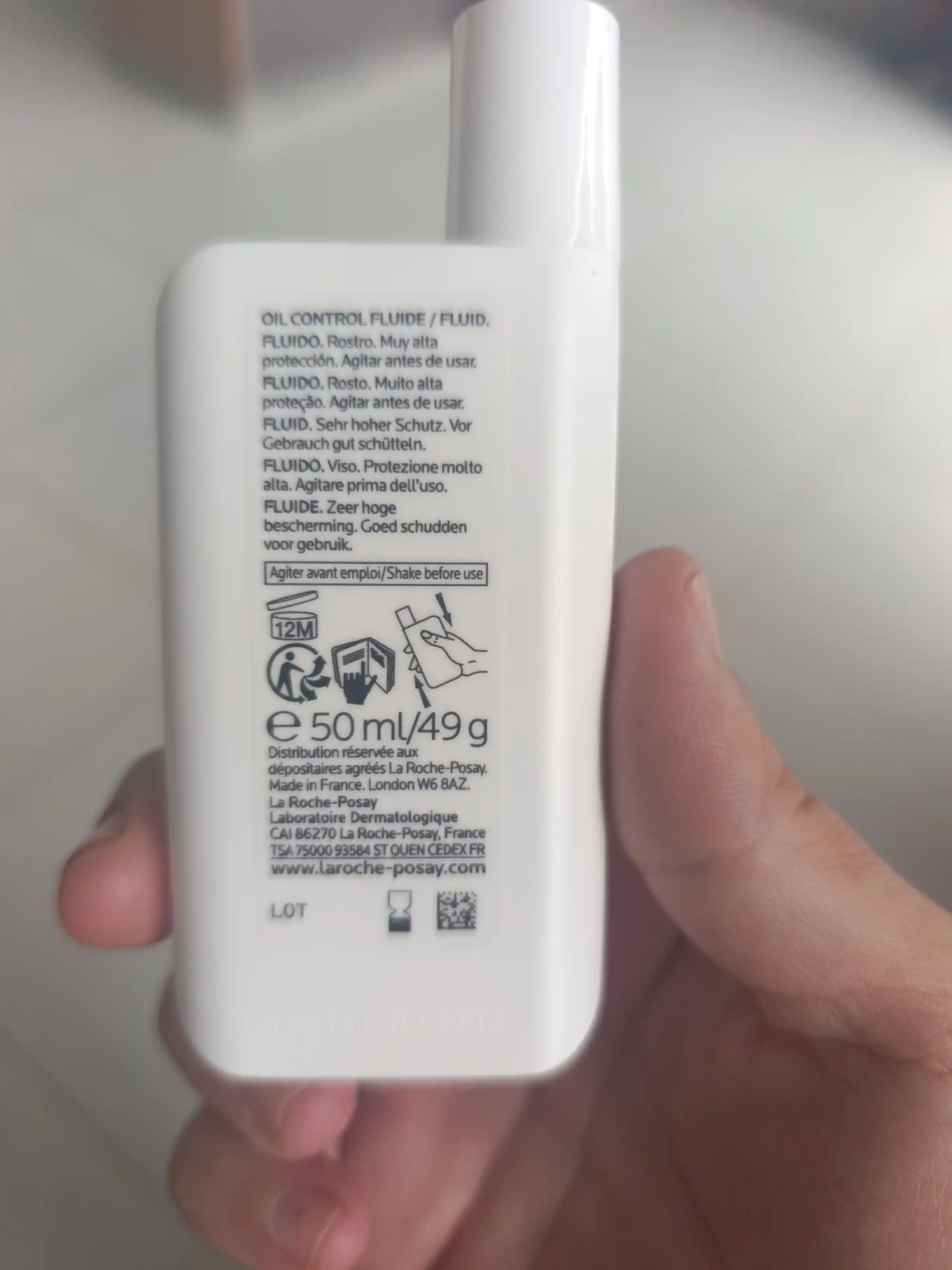 Yuz uchun quyoshdan himoya qiluvchi matlashtiruvchi suyuqlik SPF  50+ / PPD 56, LA ROCHE-POSAY ANTHELIOS UVMUNE 400, 50 ml