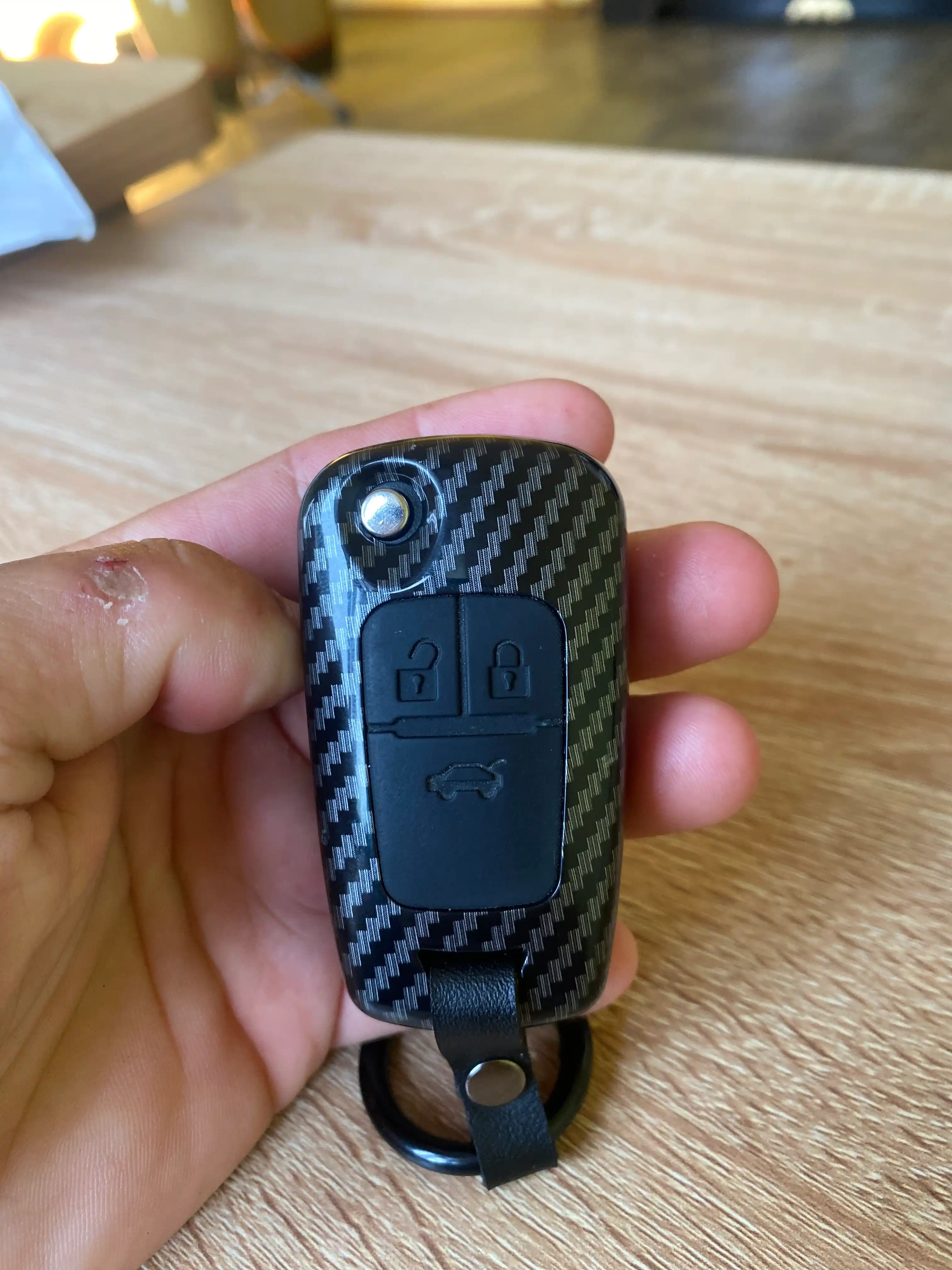 Карбоновый корпус для пульта автомобилей Malibu 2,Tracker 2,Onix, Cobalt, Monza, KIA, BYD