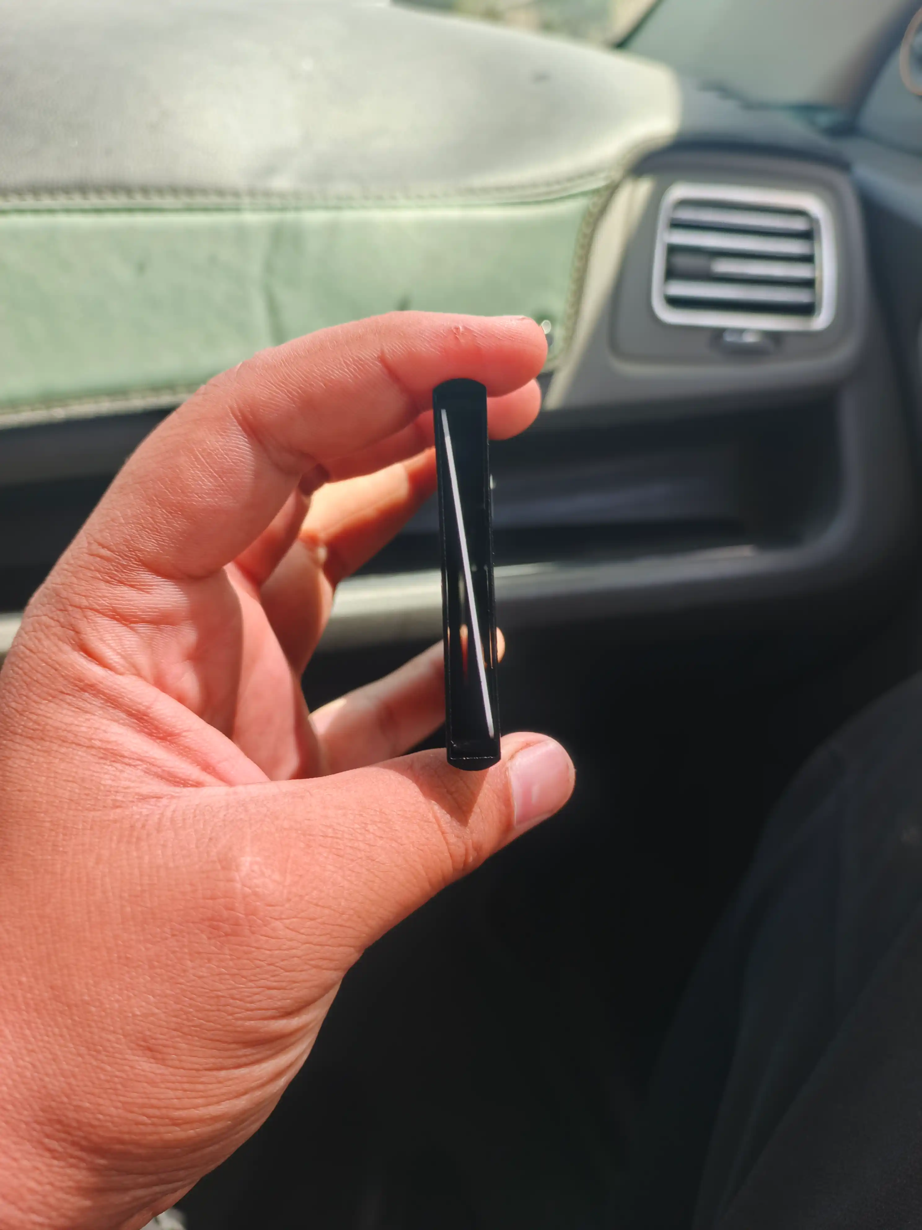 Metall kartxolder — bank kartalari va ID kartalar uchun RFID himoyasi