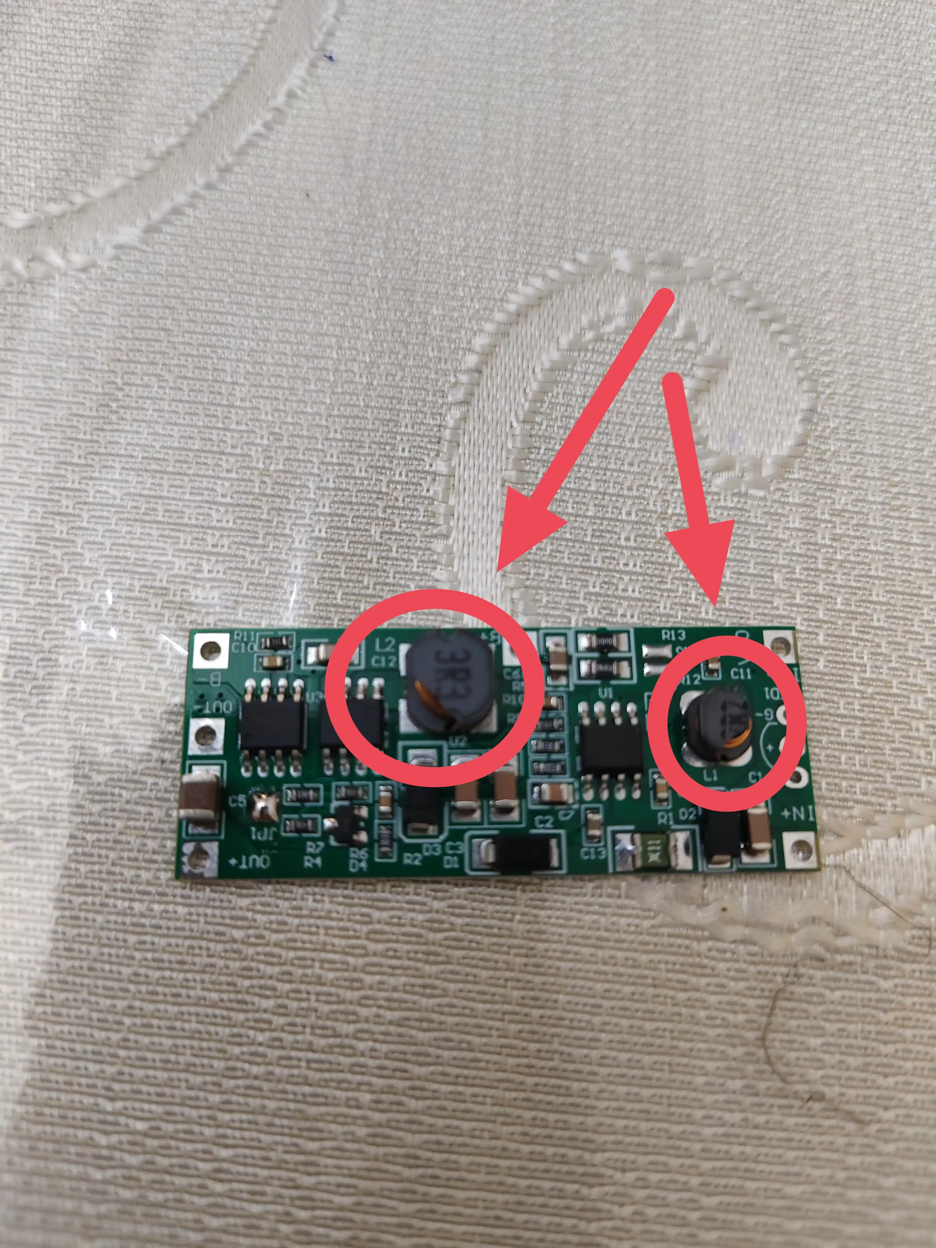 Модуль питания 12V с зарядкой Li-ion 3.7V (1S) — вход 12V, выход 12V, плата Mini UPS