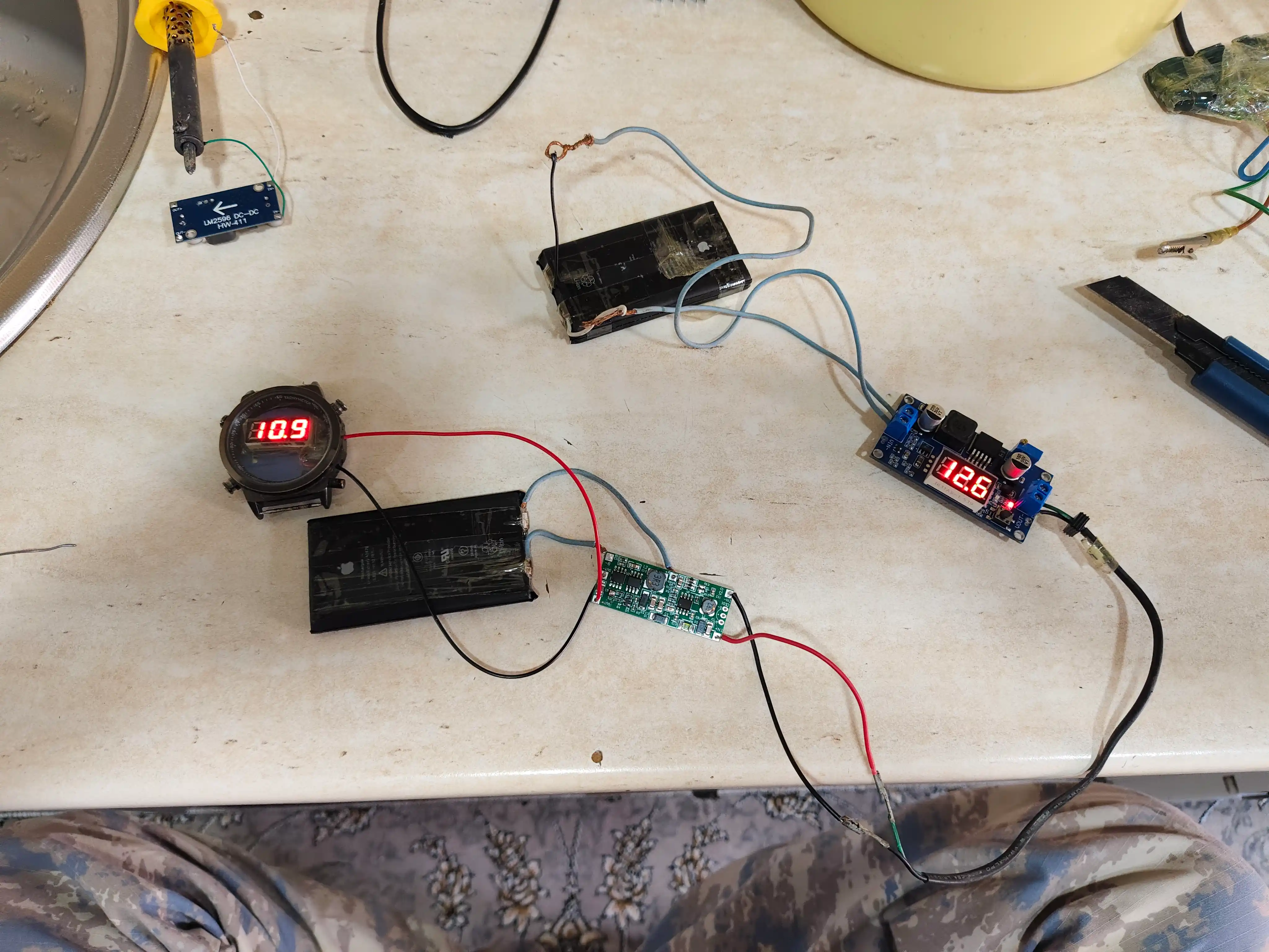 Модуль питания 12V с зарядкой Li-ion 3.7V (1S) — вход 12V, выход 12V, плата Mini UPS