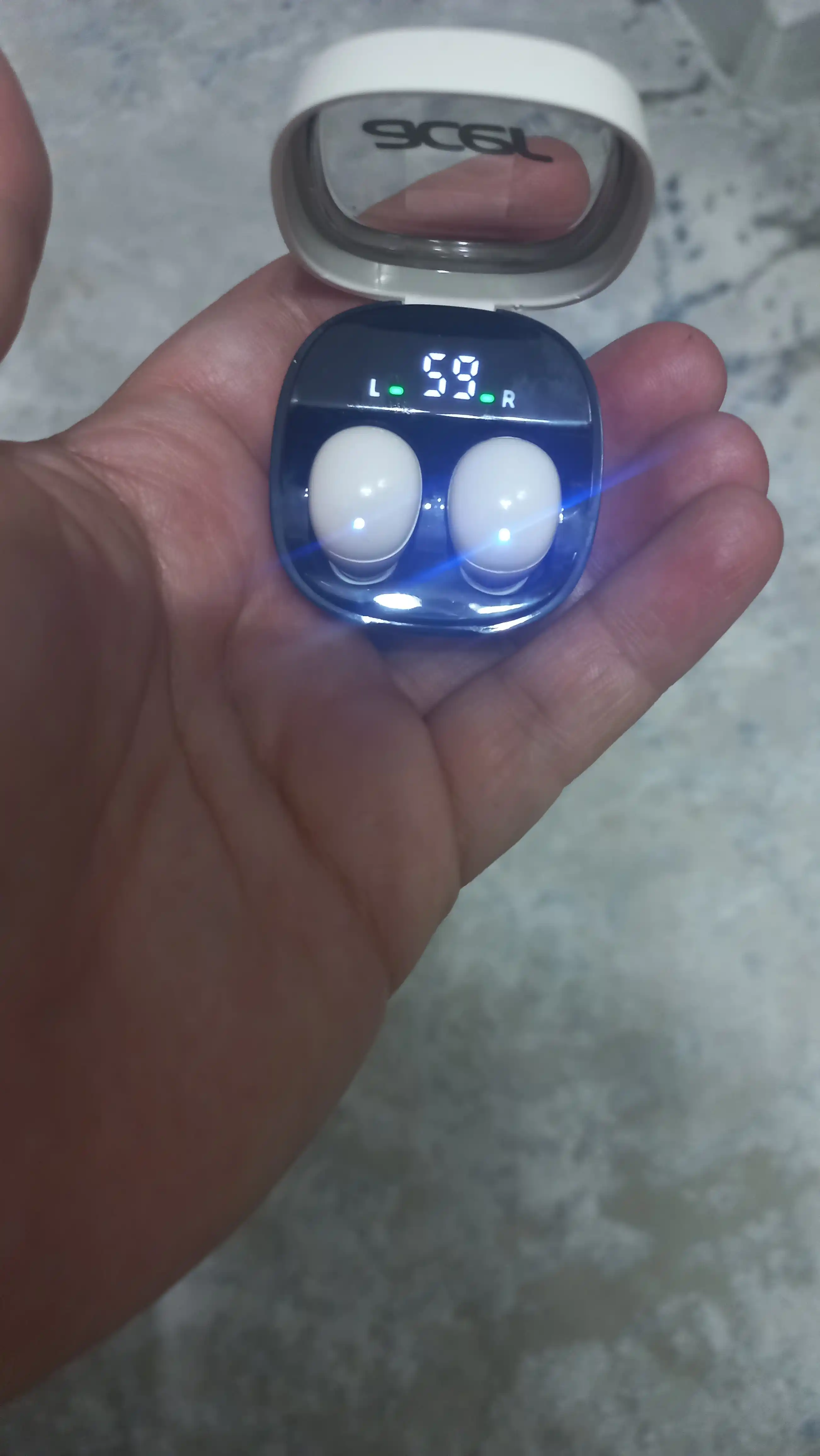 Беспроводные Bluetooth наушники, LED дисплей, система шумоподавления ENC