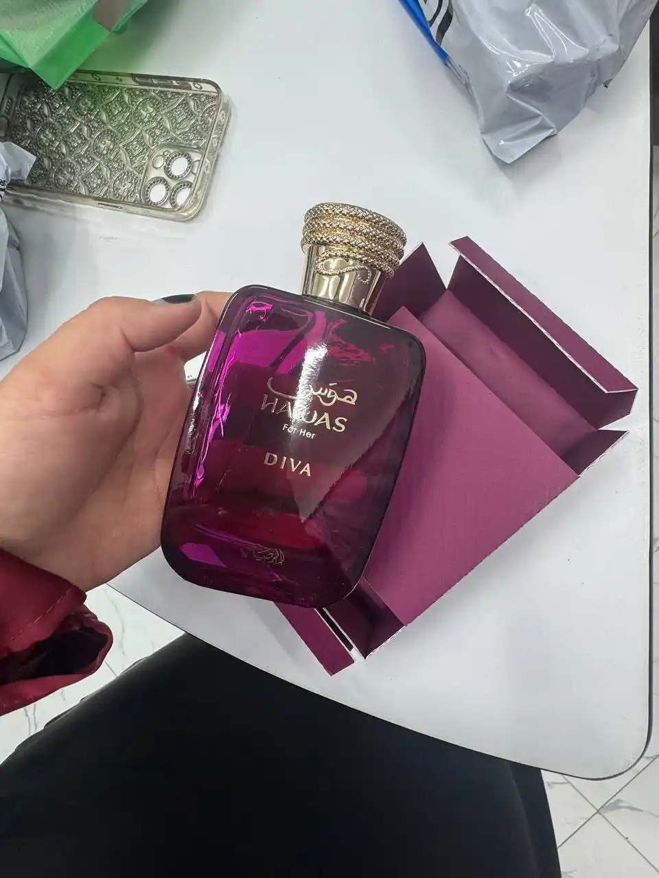 Ayollar uchun Lattafa YARA parfyumerlangan suvi, 100 ml