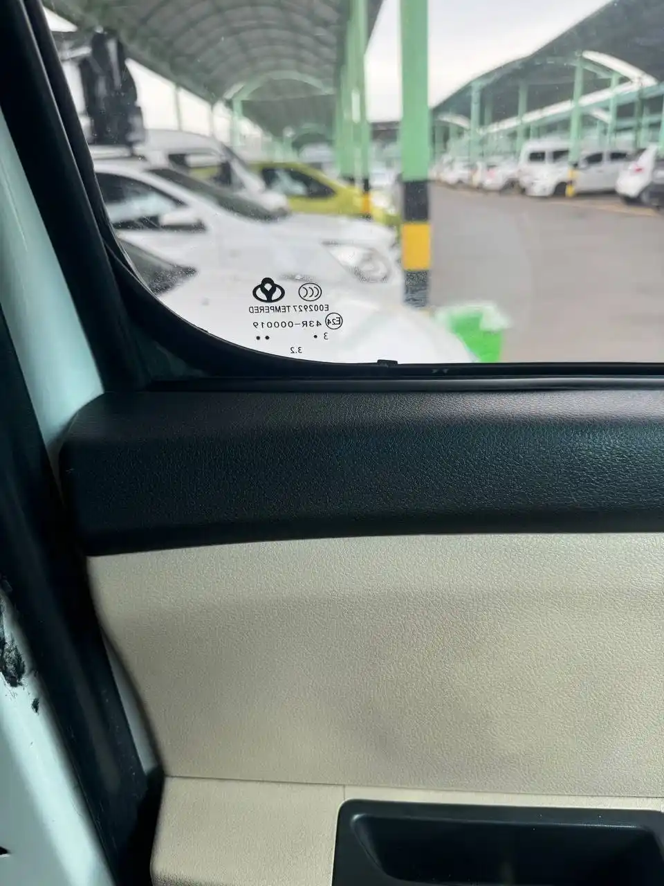Полироль для пластика Mclean для салона автомобиля защита и блеск 500 мл