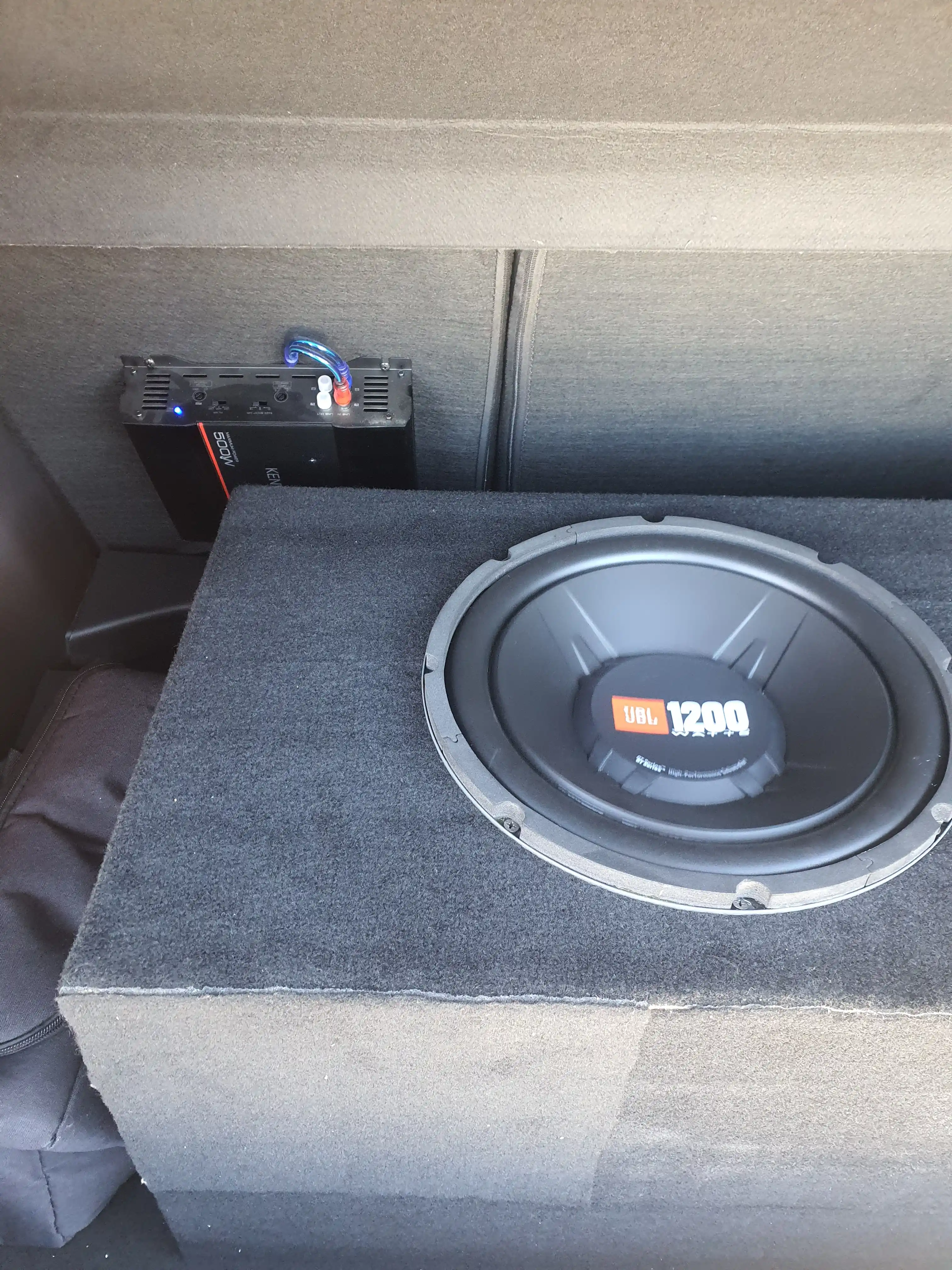 Сабвуфер JBL GT5-S12, 1200 Вт.