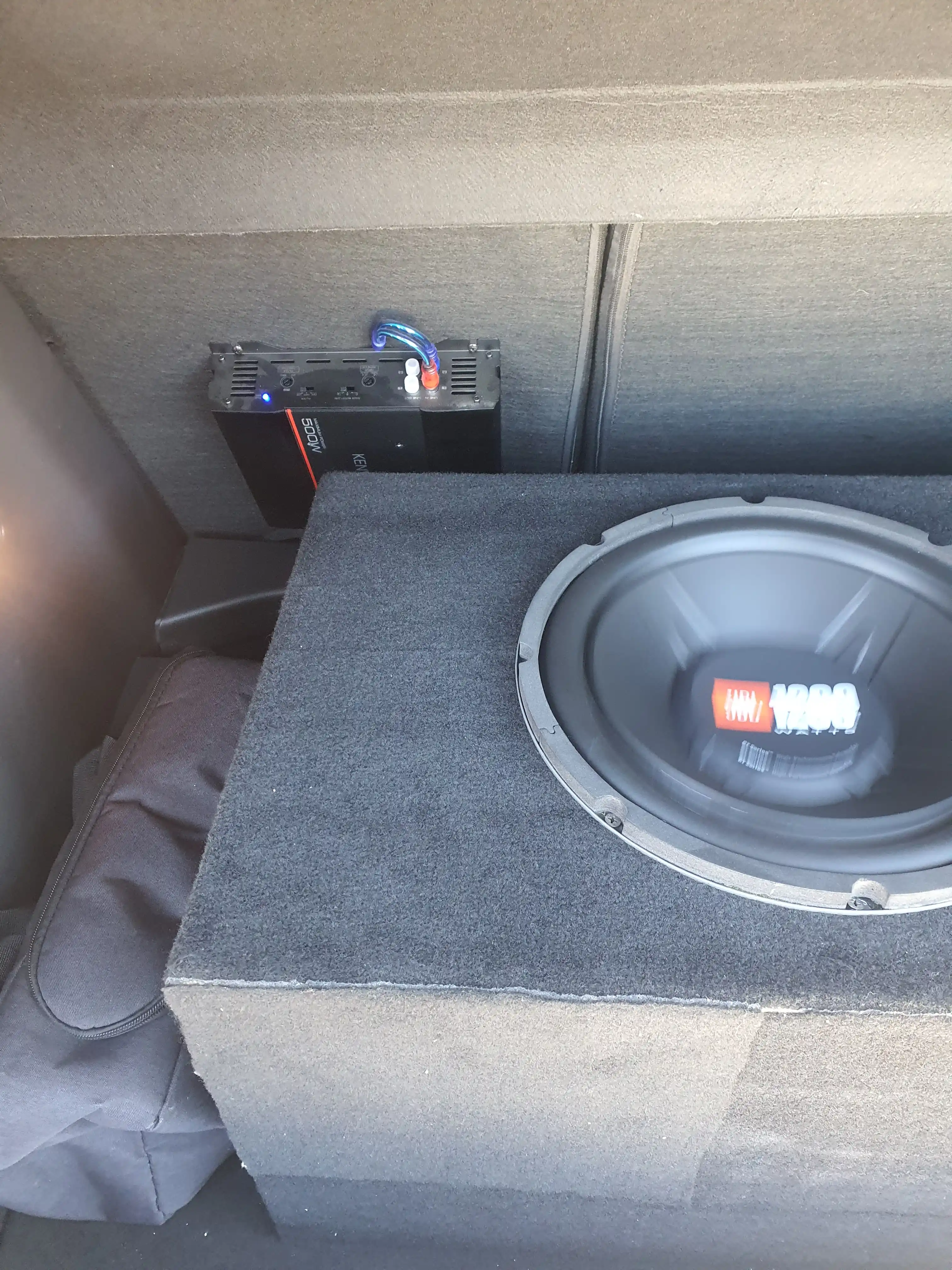 Сабвуфер JBL GT5-S12, 1200 Вт.