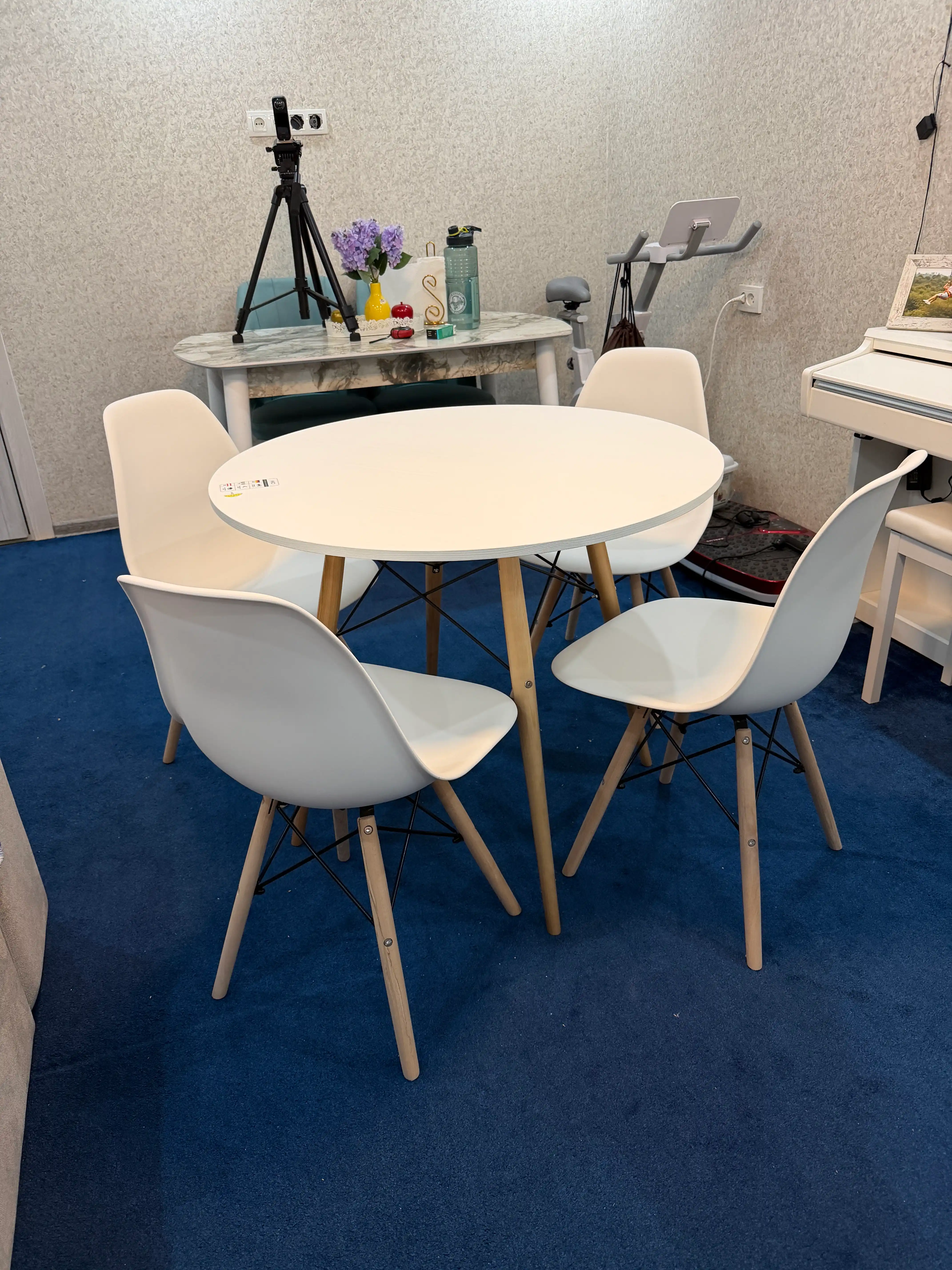 Стол обеденный AIKO Stockholm Egger, кухонный, из ЛДСП и стали, круглый, 90 x 90 x 75 см