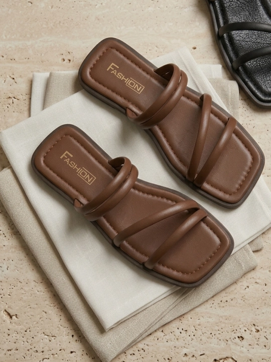 Yozgi va bahorgi zamonaviy ayollar shippagi — yangi dizayndagi tasmali sandal, 36-41