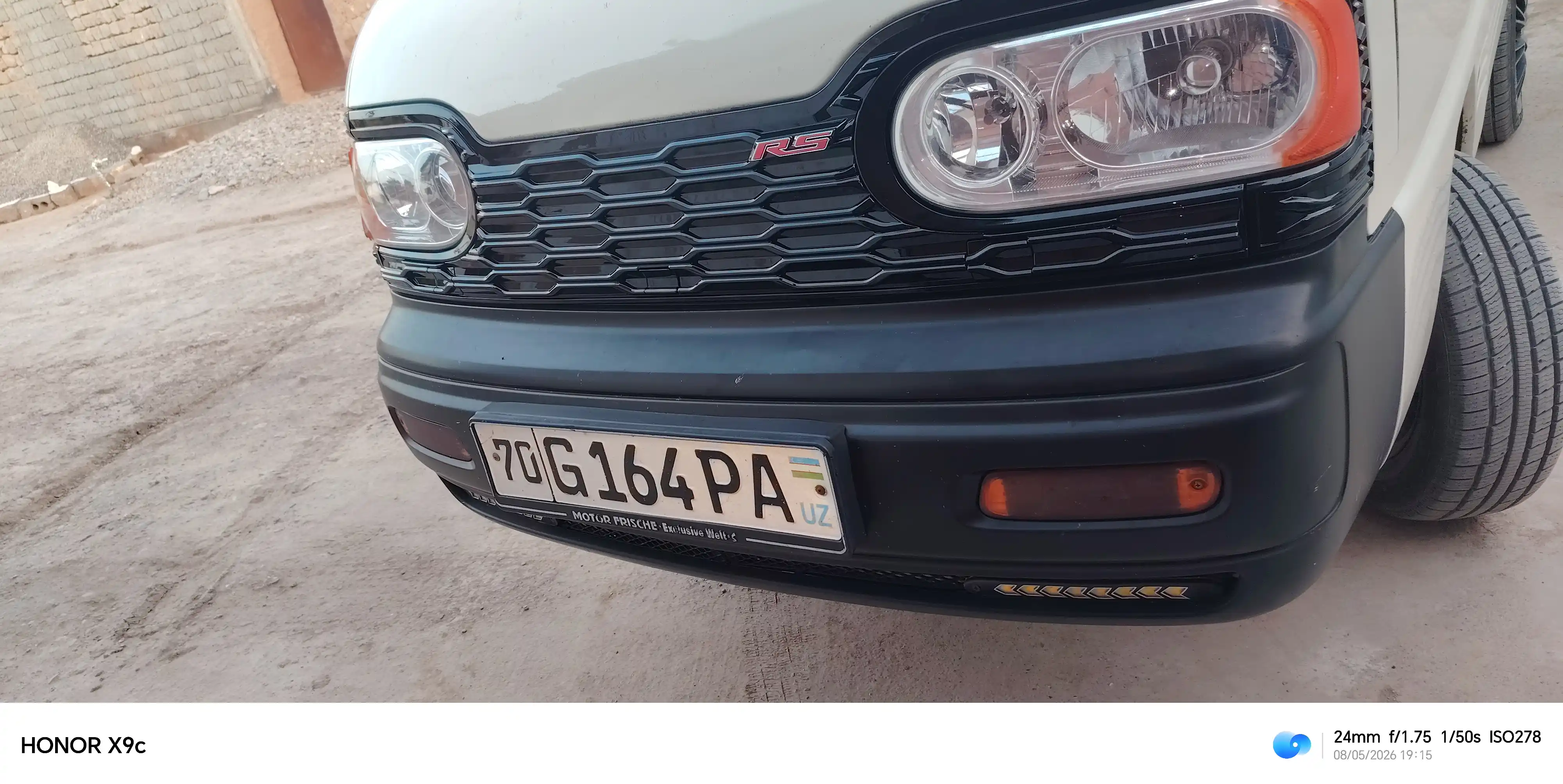 DAMAS old bamperi uchun bezak qoplama, qora va kulran RSg ranglar, RS va chazor dizayn