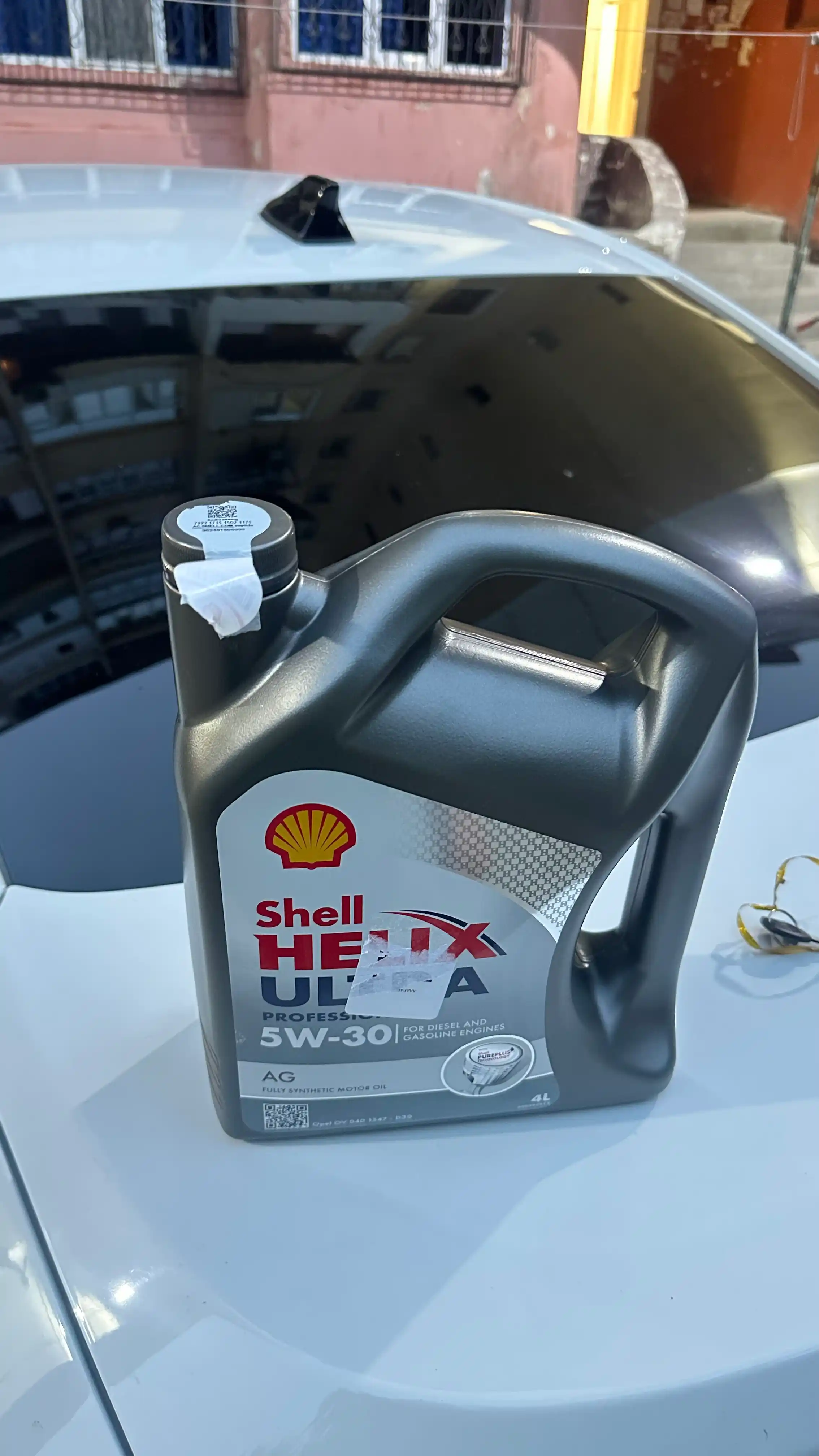 Moy Shell Helix Ultra Professional AG 5W-30, 4 litr