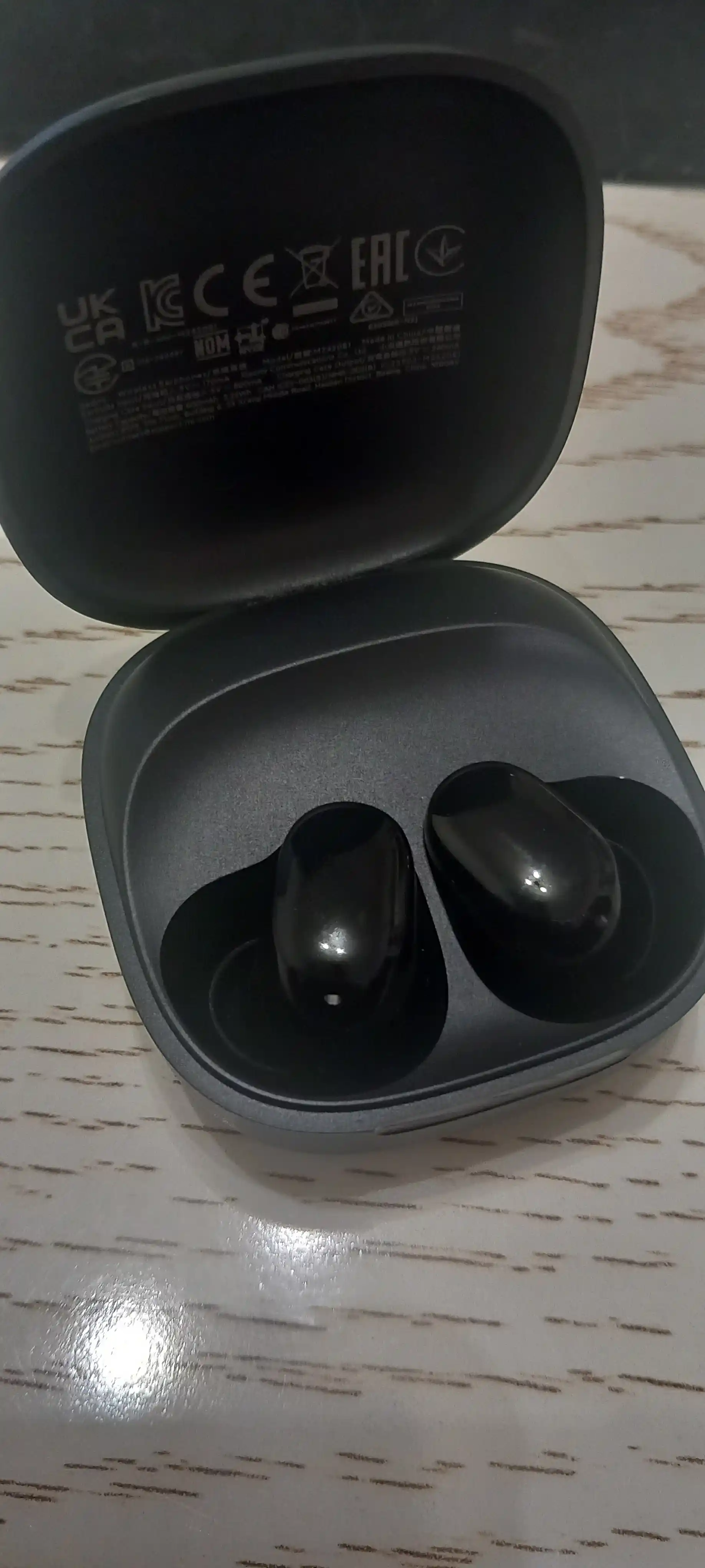 Redmi buds 6 play simsiz quloqchinlari, 36 soatgacha musiqa tinglash imkoniyati