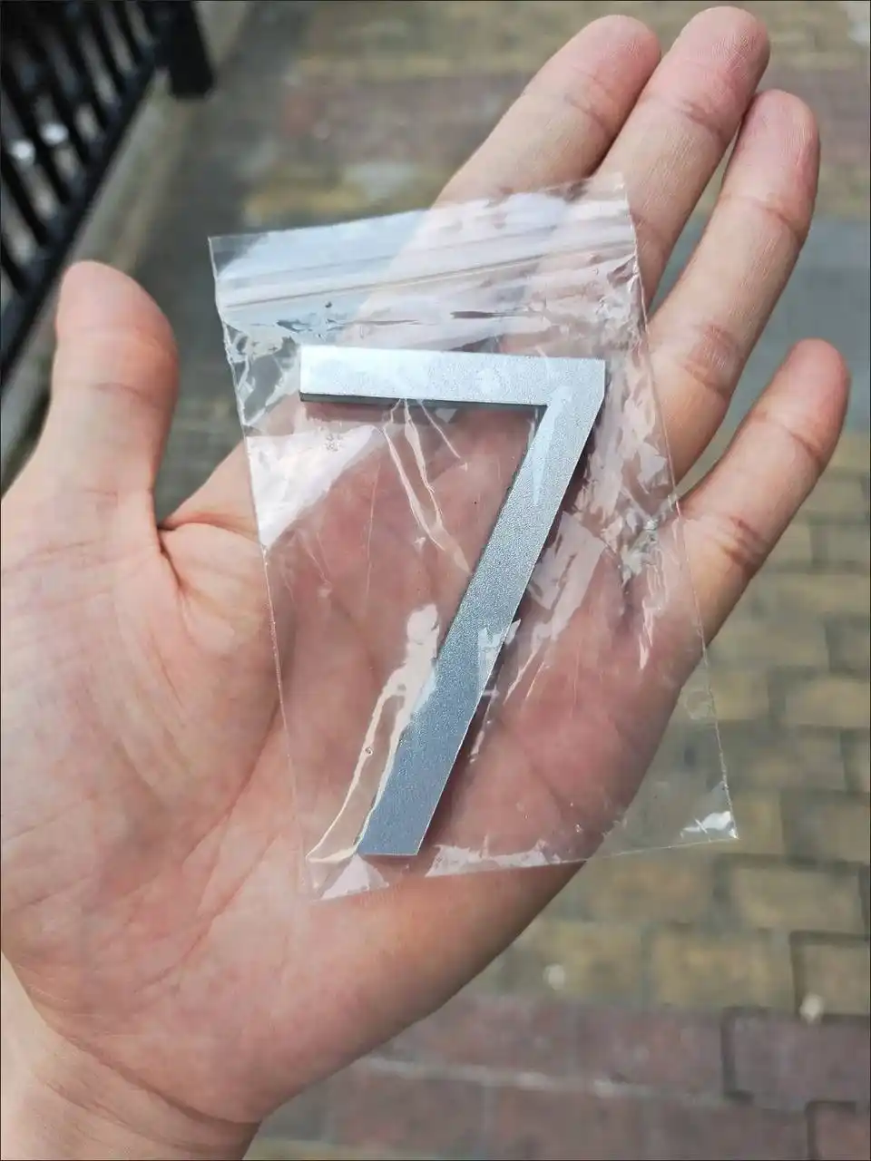 Номер на дверь , черный 3D акрил , 7 см,  самоклеящийся для квартиры и дома