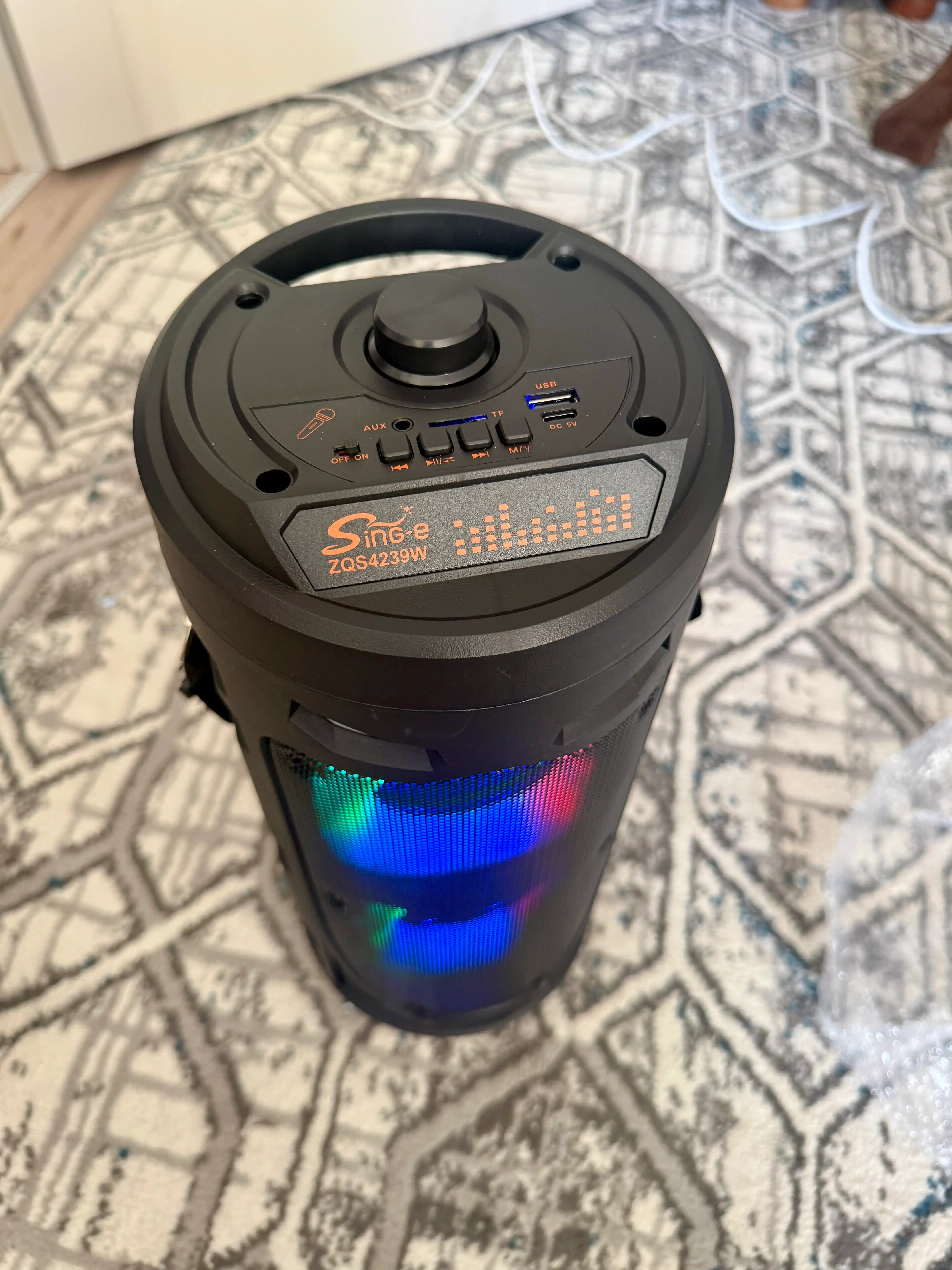 Karaoke uchun mikrofonli FIDGO portativ Bluetooth kolonka