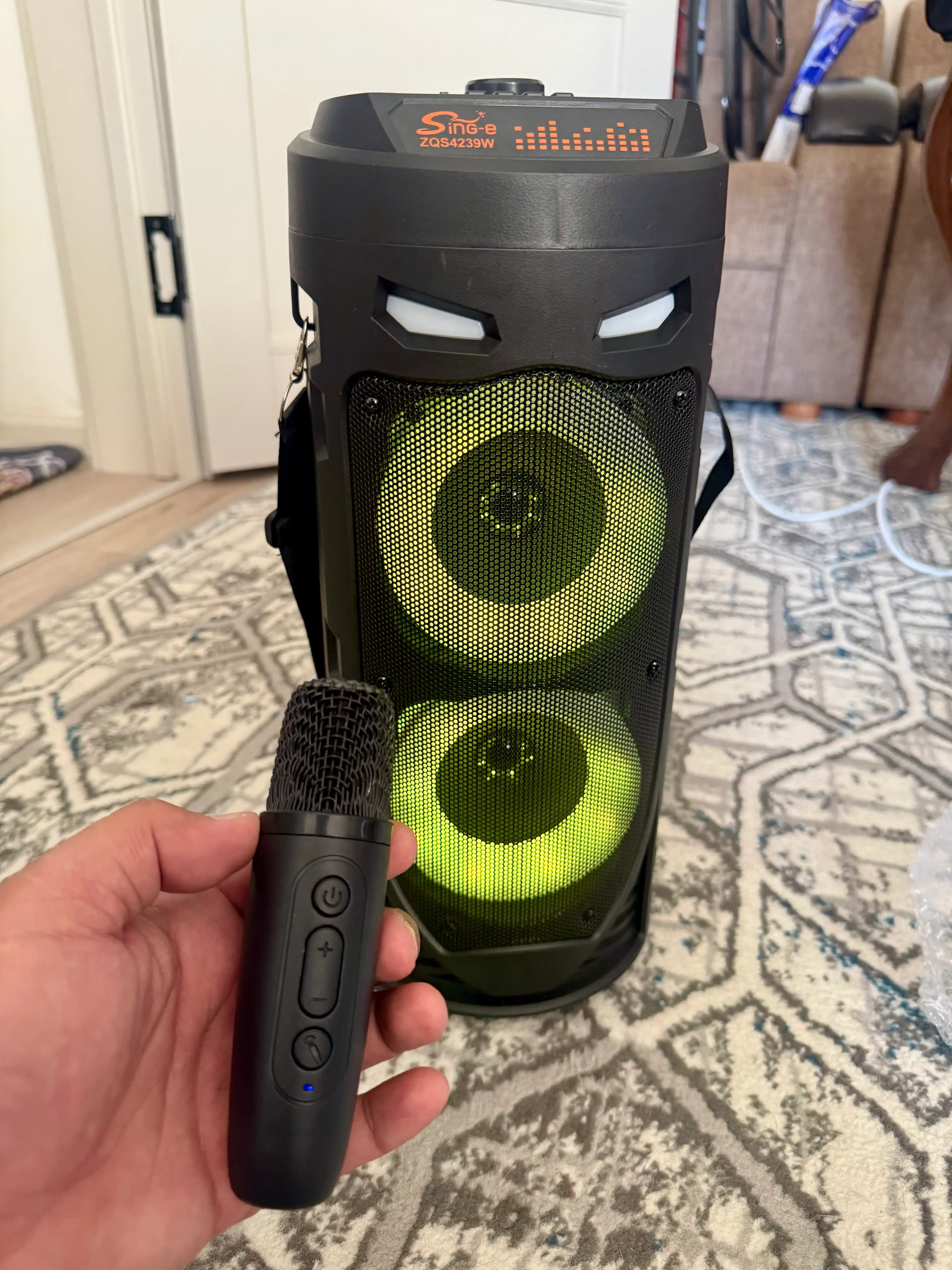 Karaoke uchun mikrofonli FIDGO portativ Bluetooth kolonka
