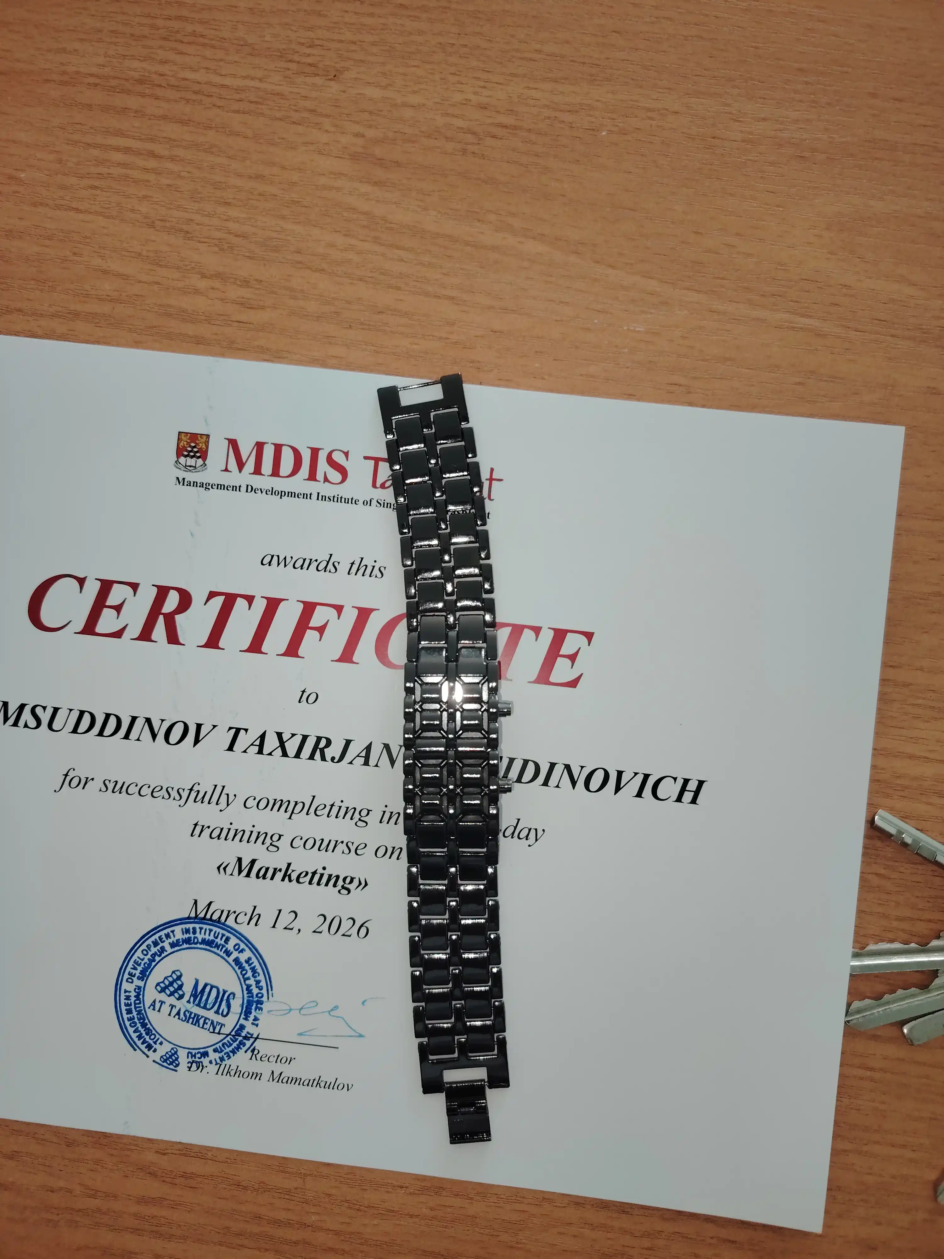 Erkaklar uchun LED soat bilaguzuk, yorqin displey qo'l soati, LED yoritgich, braslet