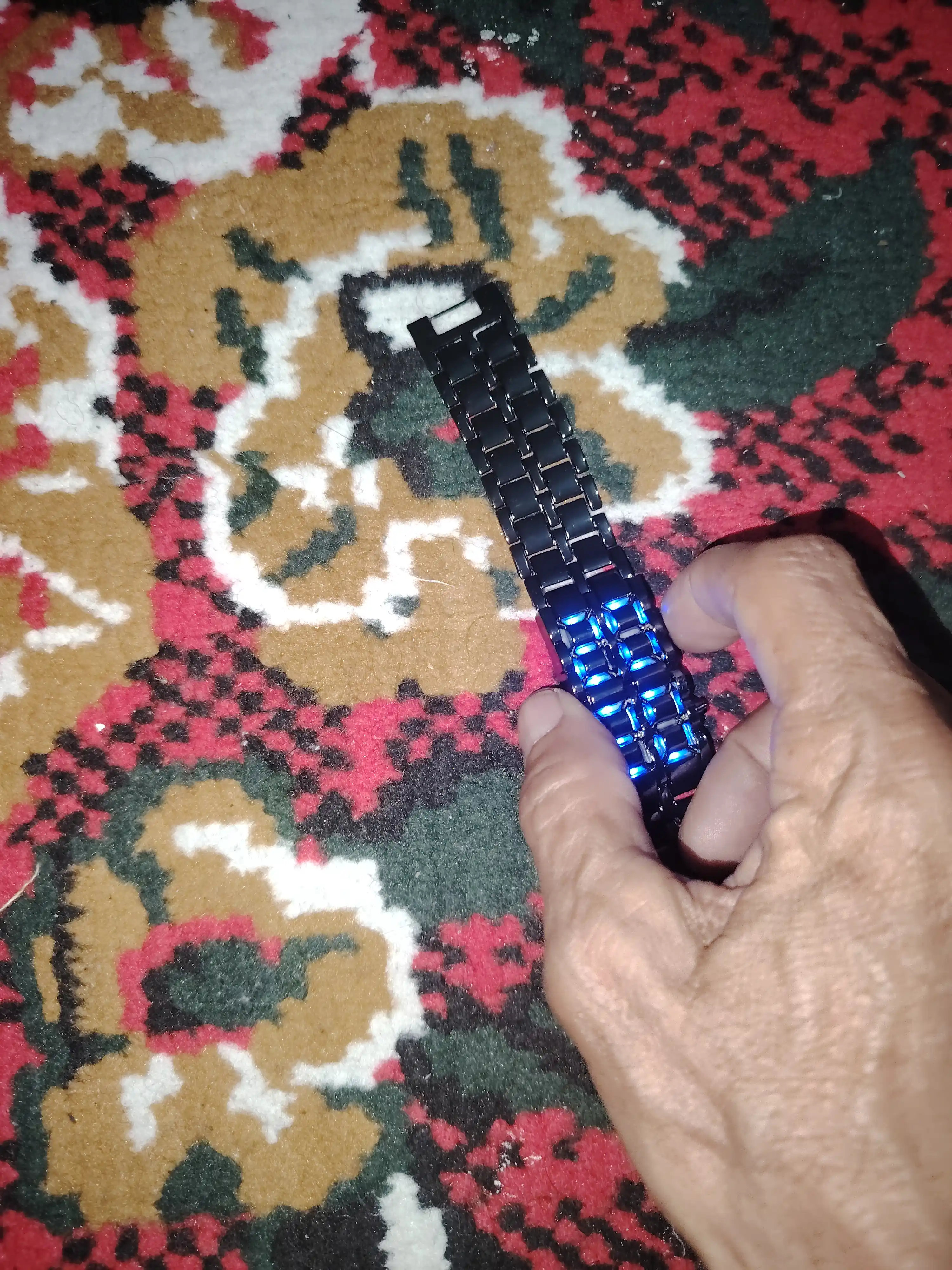 Erkaklar uchun LED soat bilaguzuk, yorqin displey qo'l soati, LED yoritgich, braslet