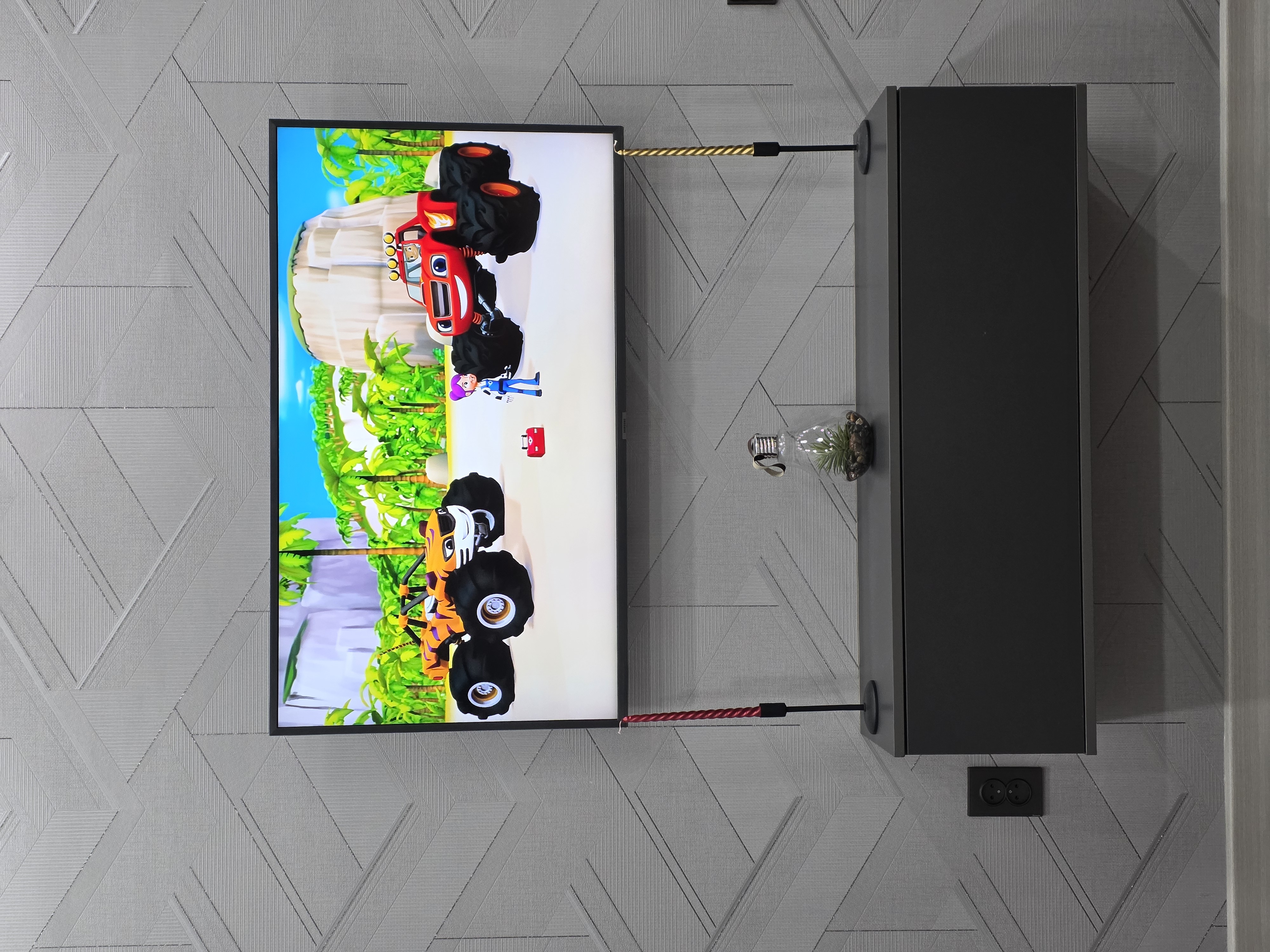 Ofis, televizor va interyer uchun mebel  