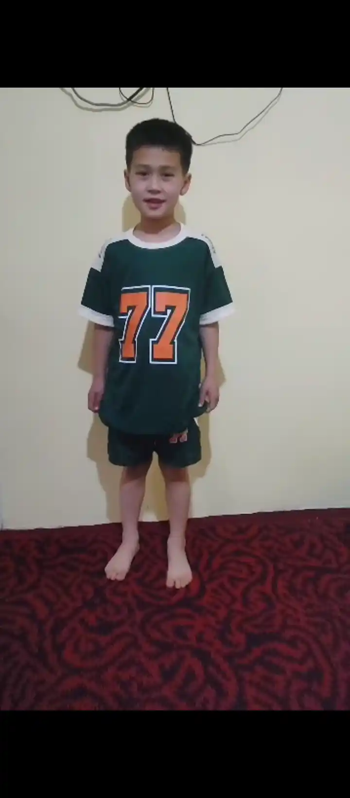 Bolalar uchun yozgi sport kostyum futbolka va shorti 77 dizayn