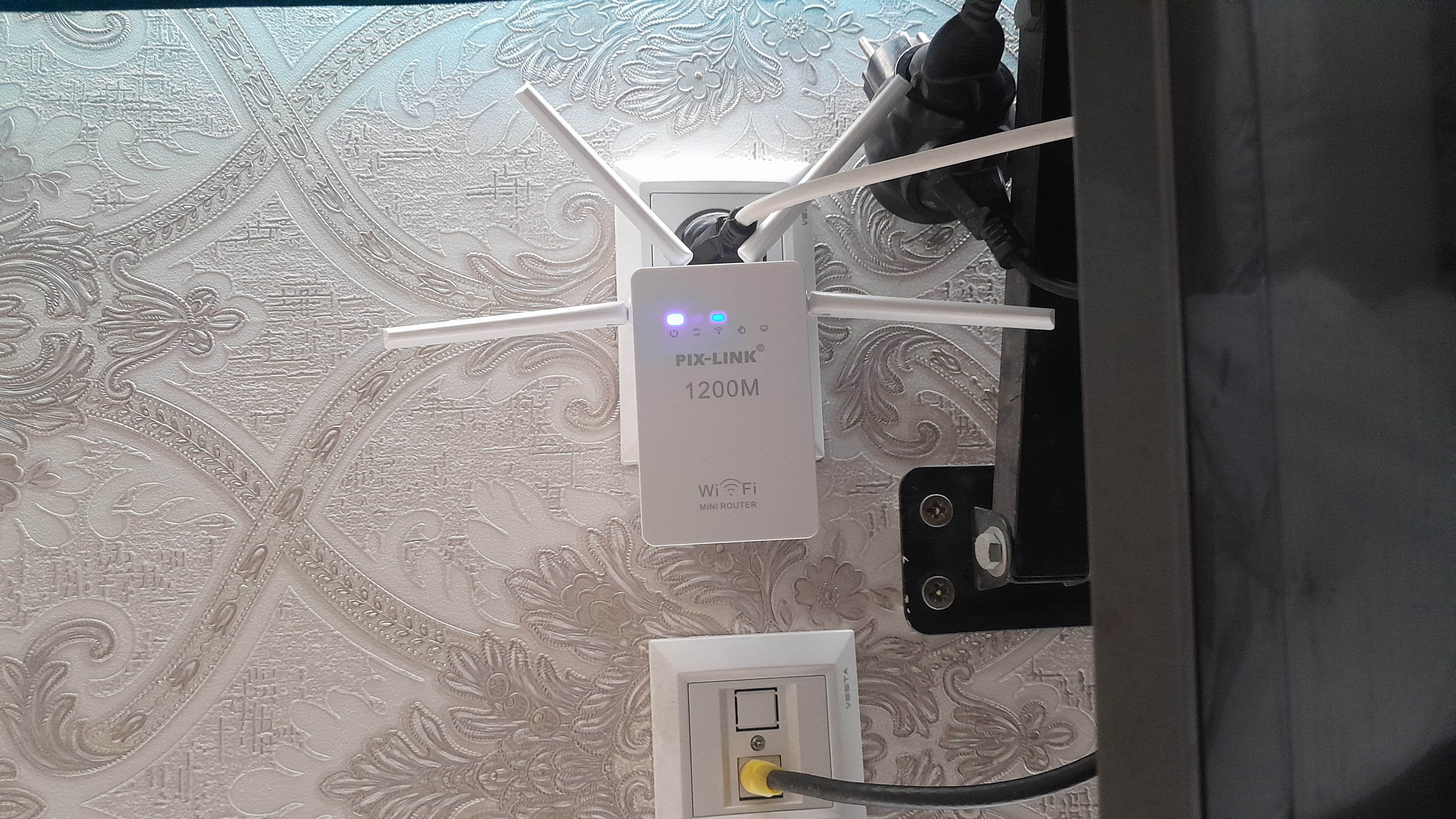 Усилитель сигнала Wi-Fi мини-роутер, репитер 3 в 1 Pix-link LV-WR09, LV-WR02EQ