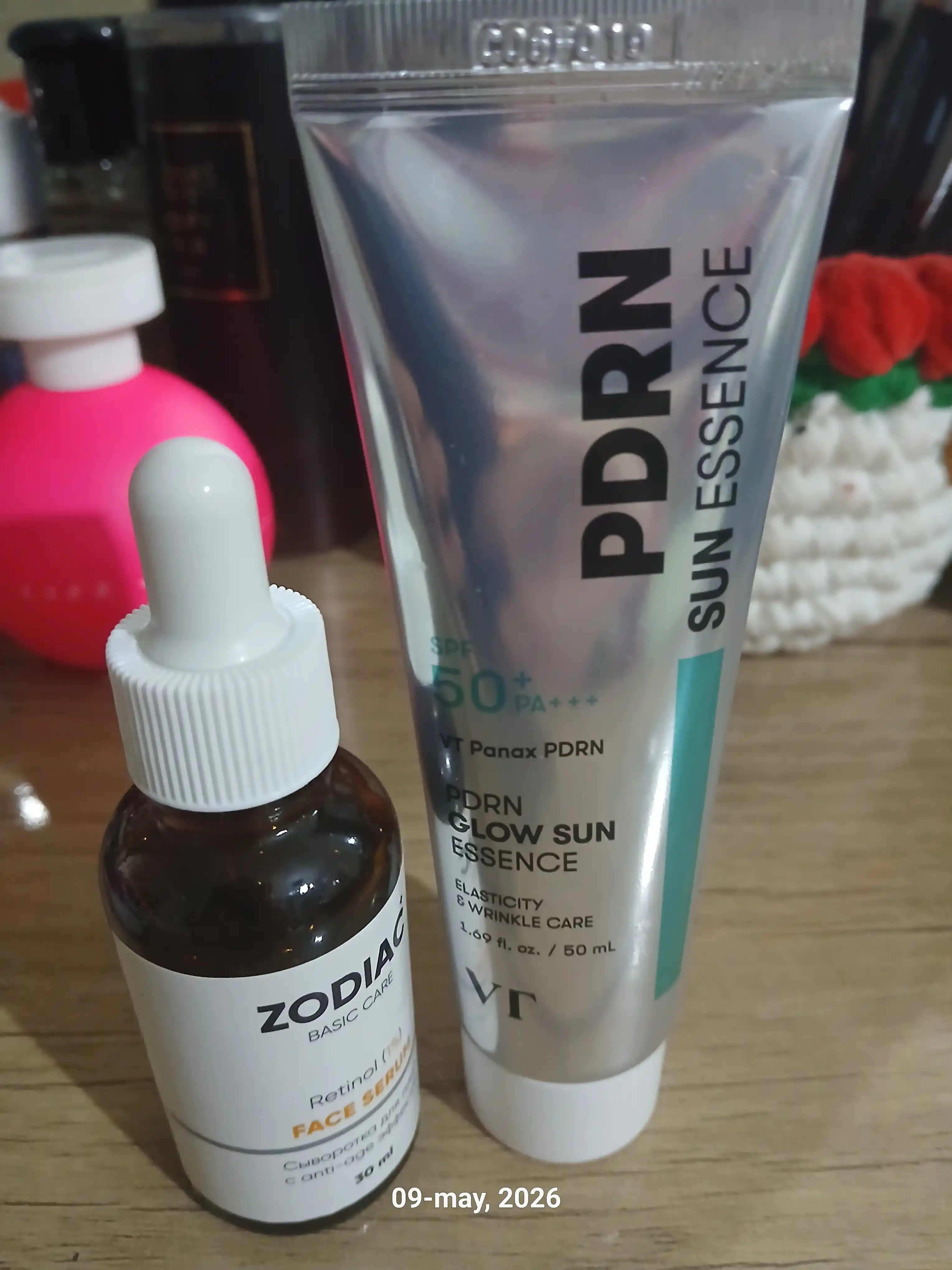 VT Terini yaltiratish uchun essensiya Panax PDRN Glow Sun Essence Elasticity & Wrinkle Care 50 ml