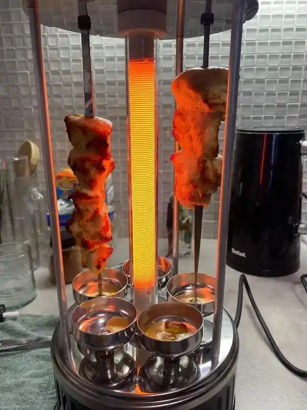 Vertikal elektr shashlik pishirgich, 8 shampur, tutunsiz uy grill, tez va qulay