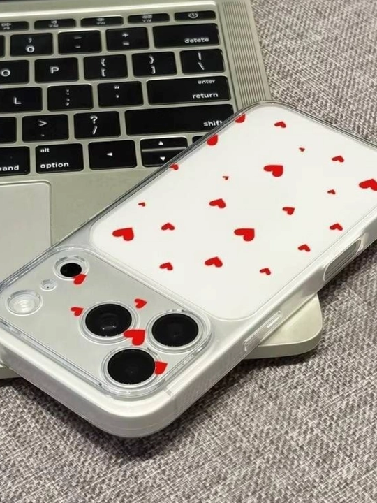 IPhone 16 pro, 16 pro max, 17 pro, 17 pro max uchun silikon g‘ilof Yaltiroq