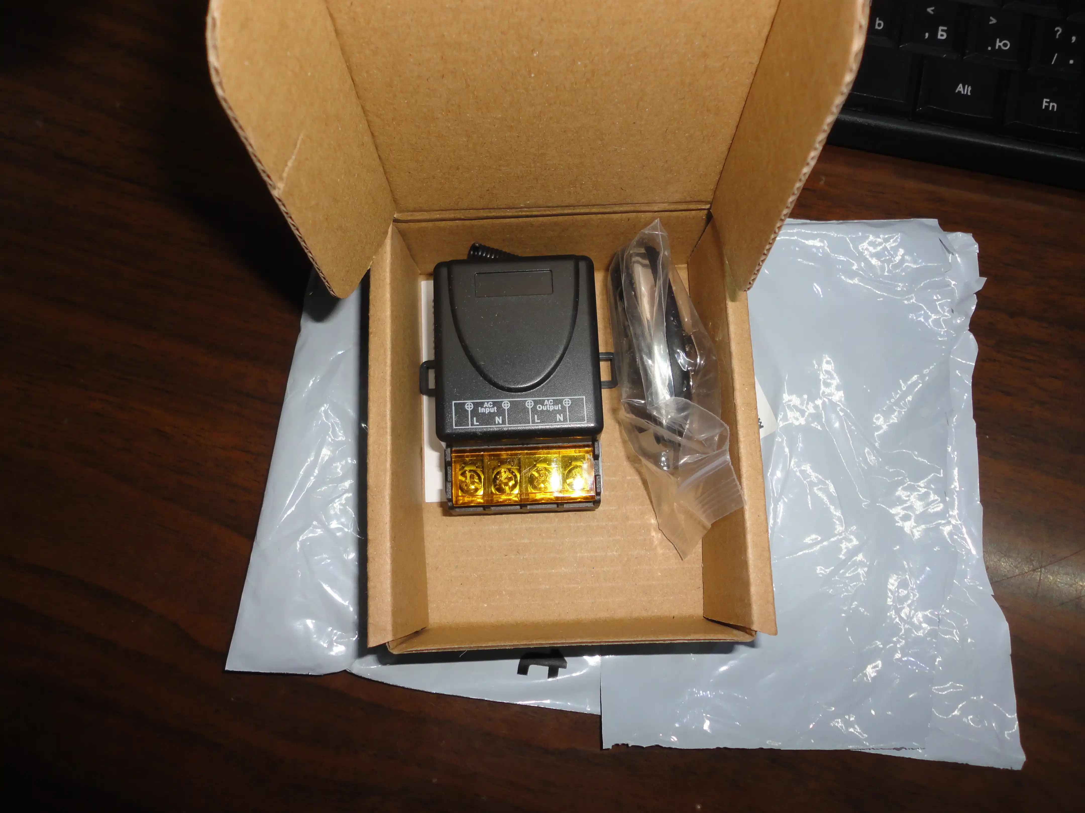 Pultda boshqariladigan rexkb 30A 220V / Simsiz RF 433MHz boshqaruv