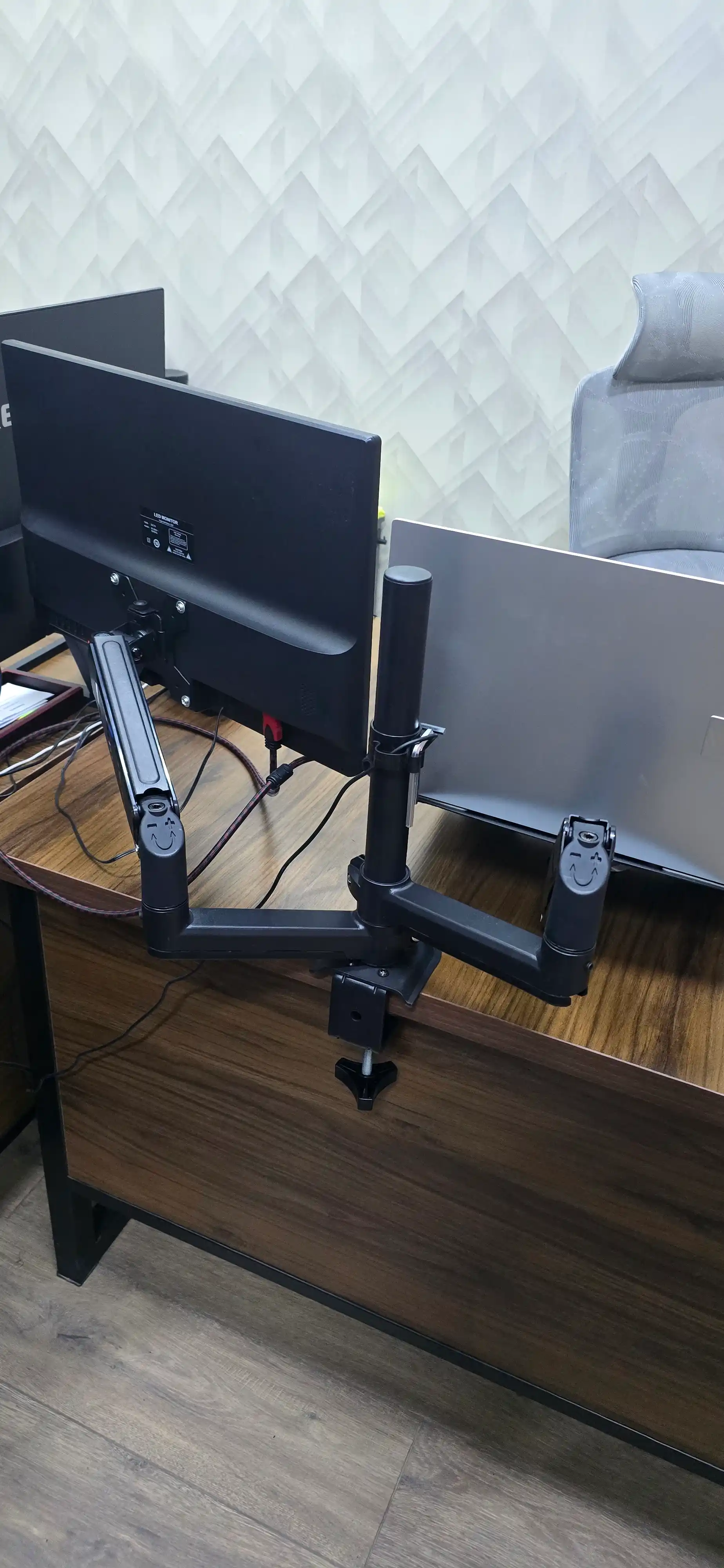 Monitor kronshteyni, stol ushlagichi, amortizatorli kronshteyn, sozlanadigan qisqich