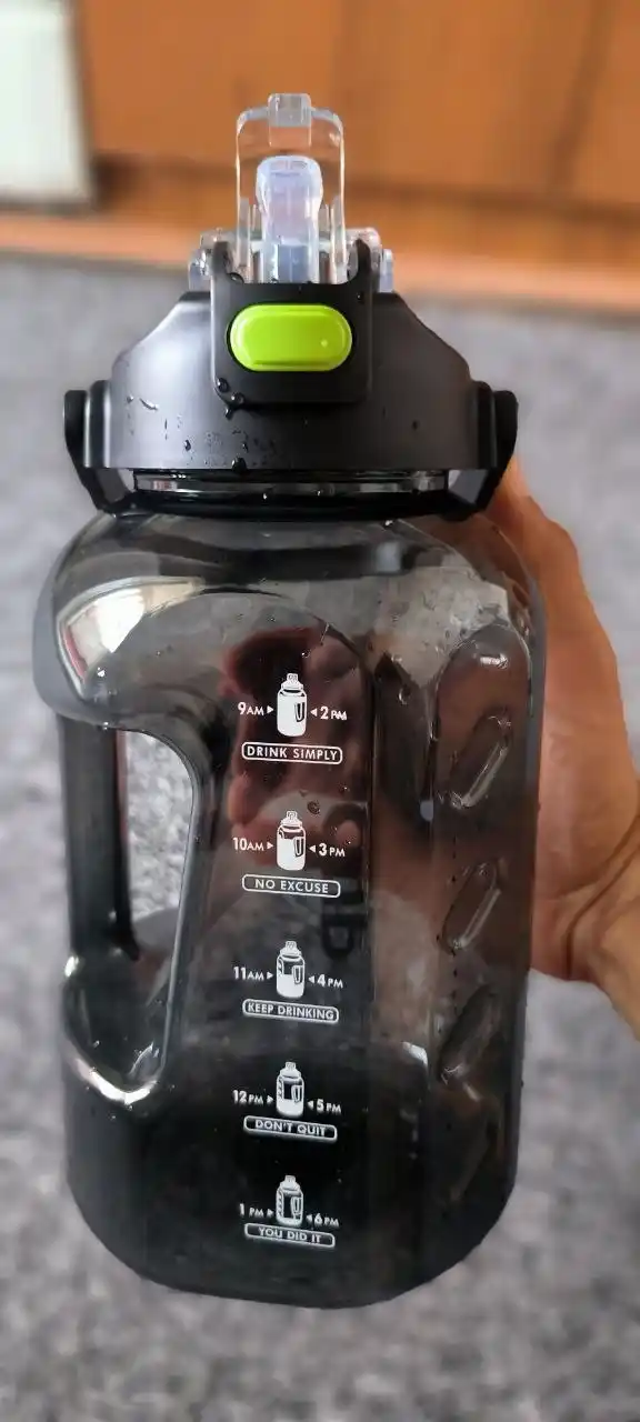Suv va ichimliklar uchun trubkali katta butilka, 3000 ml, BIG Cup