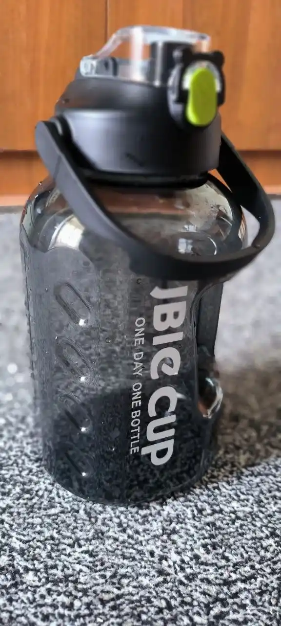 Suv va ichimliklar uchun trubkali katta butilka, 3000 ml, BIG Cup