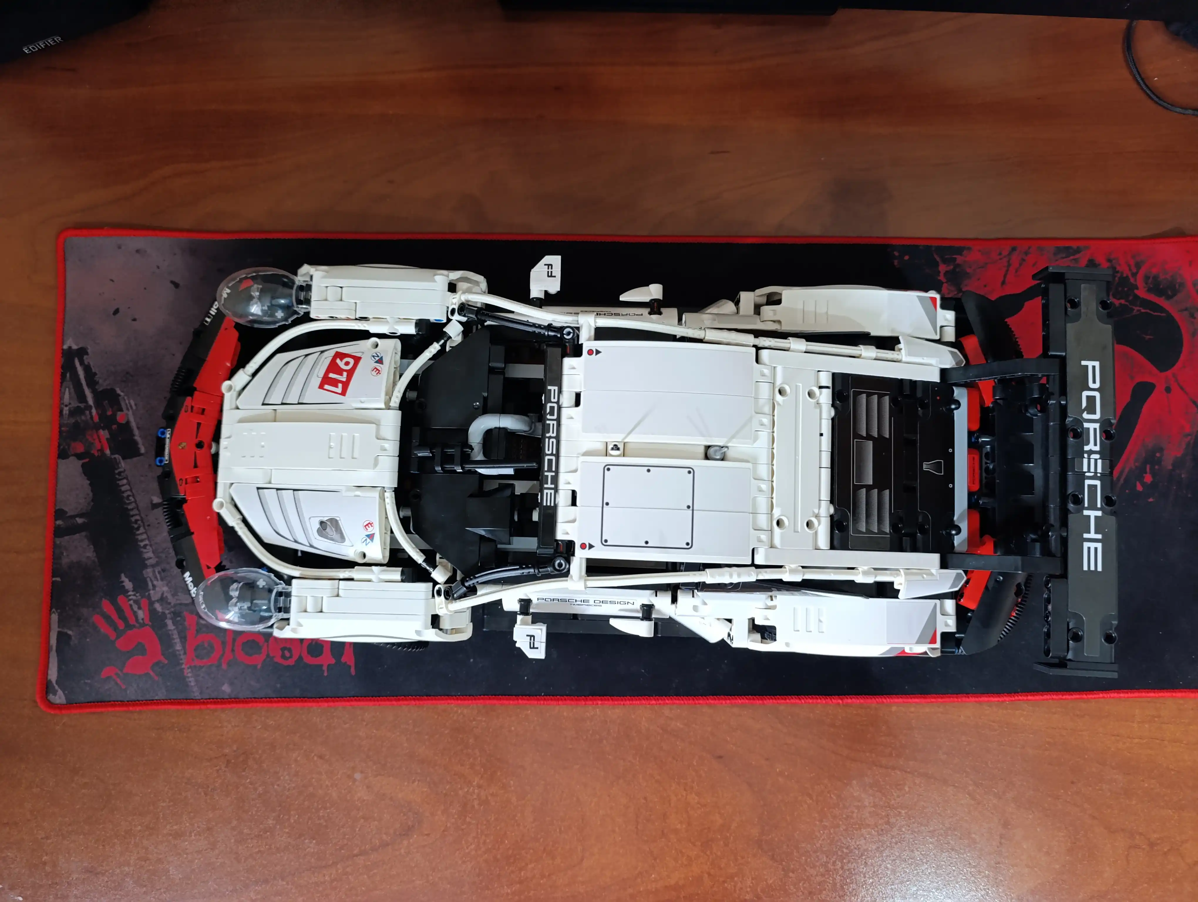 Formula 1 poyga mashinasi konstruktori, katta model 1:8 Technic, LEGO bilan mos keladi