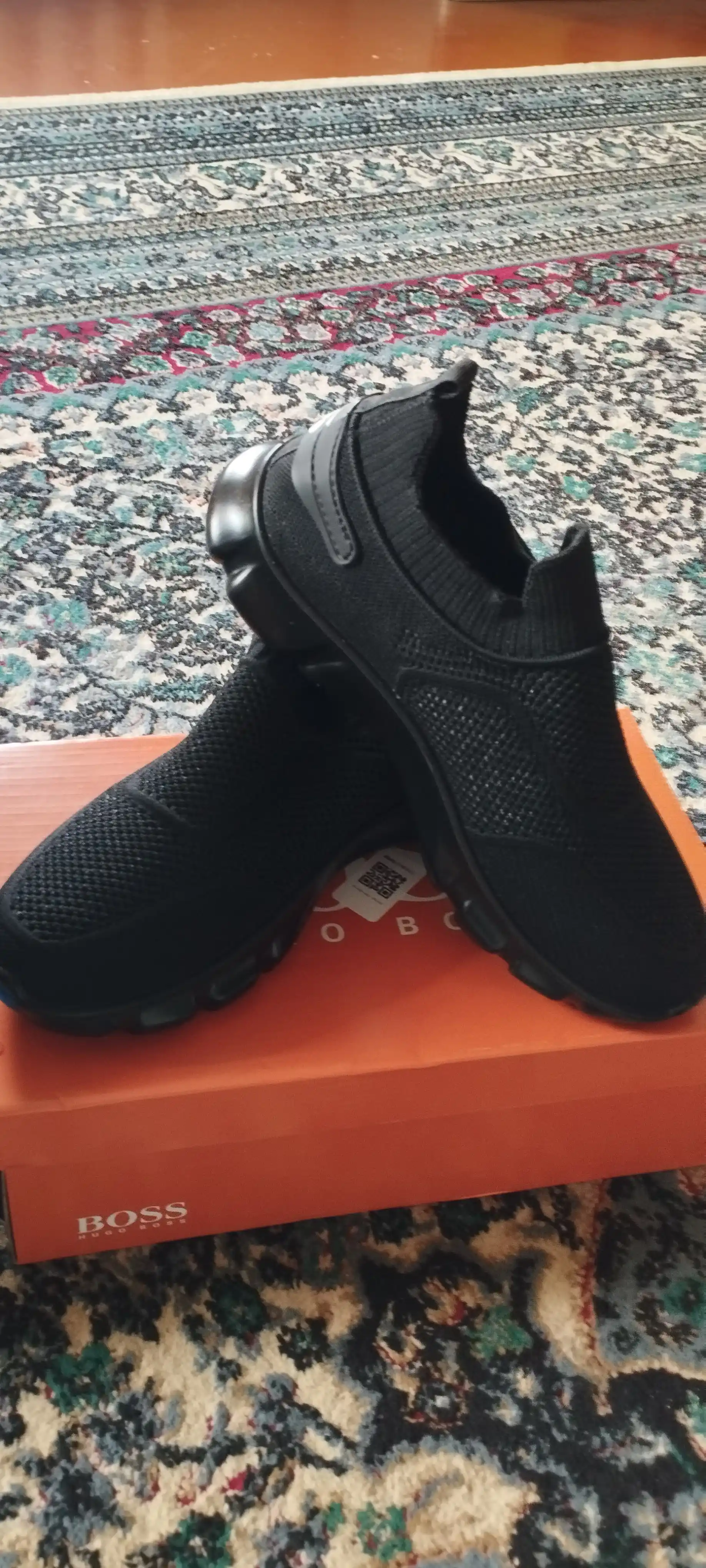 Tod's erkaklar sliponlar o'lchami 39-43, kichik o'lchamlar tavsiya etiladi