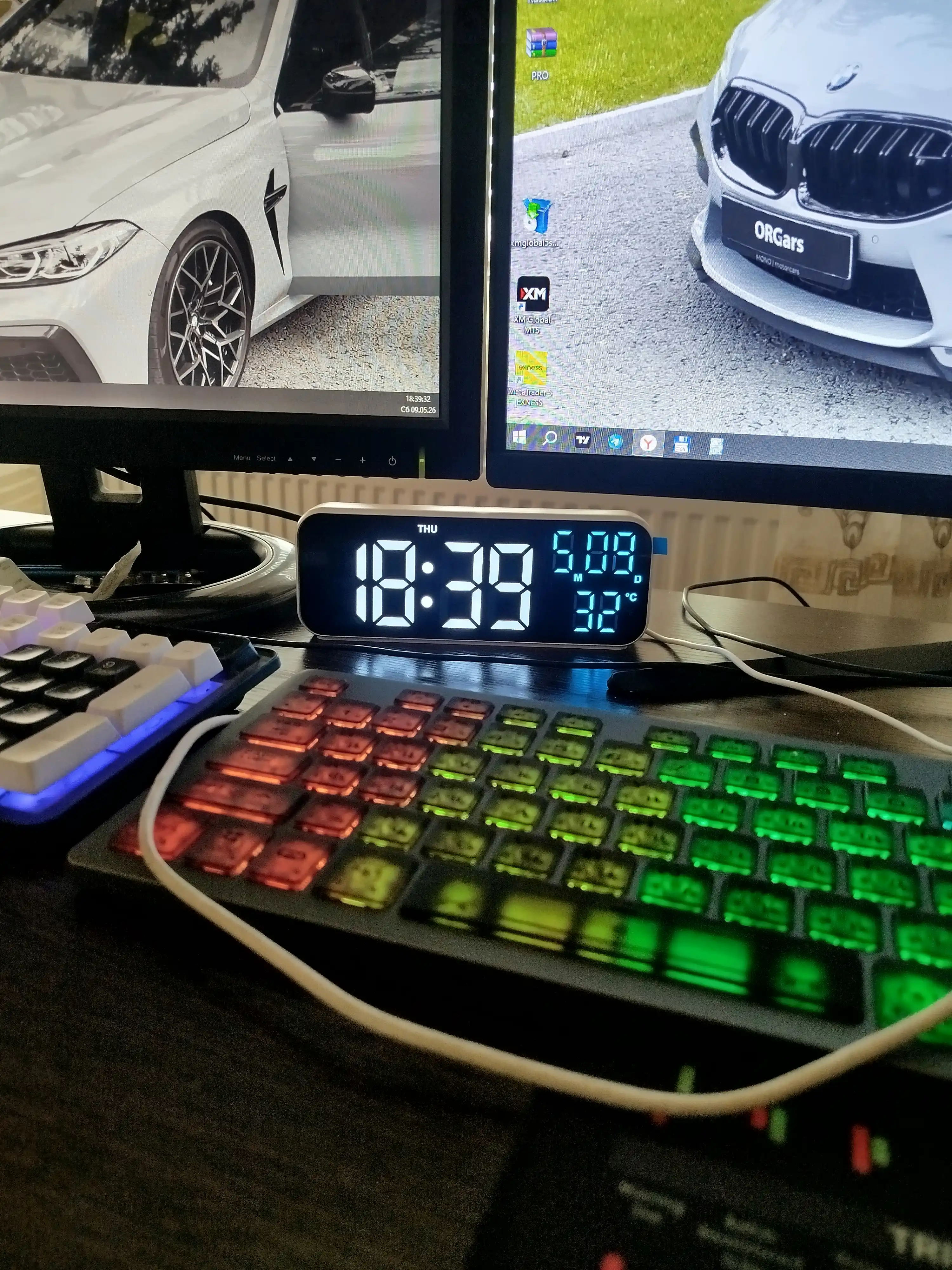 Soat zamonaviy, ko‘p funksiyali LED stol, budilnikli elektron soat, raqamli stol soati