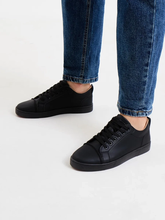 Erkaklar uchun Louboutin kedаlar, 36-44 o`lchamlar, 1 lcham kattasi tavsiya etiladi