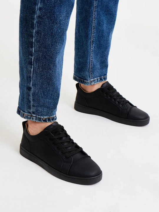 Erkaklar uchun Louboutin kedаlar, 36-44 o`lchamlar, 1 lcham kattasi tavsiya etiladi