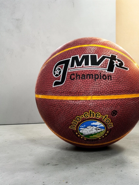 Professional basketbol to'pi, yopiq hamda ochiq zal uchun