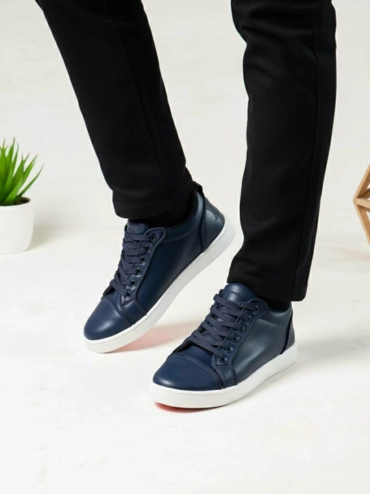 Erkaklar uchun Louboutin kedаlar, 36-44 o`lchamlar, 1 lcham kattasi tavsiya etiladi