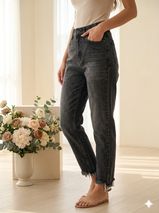 Ayollar jinsi shimi MODA, yuqori belli (high-rise), kalta (cropped), yuvilgan qora