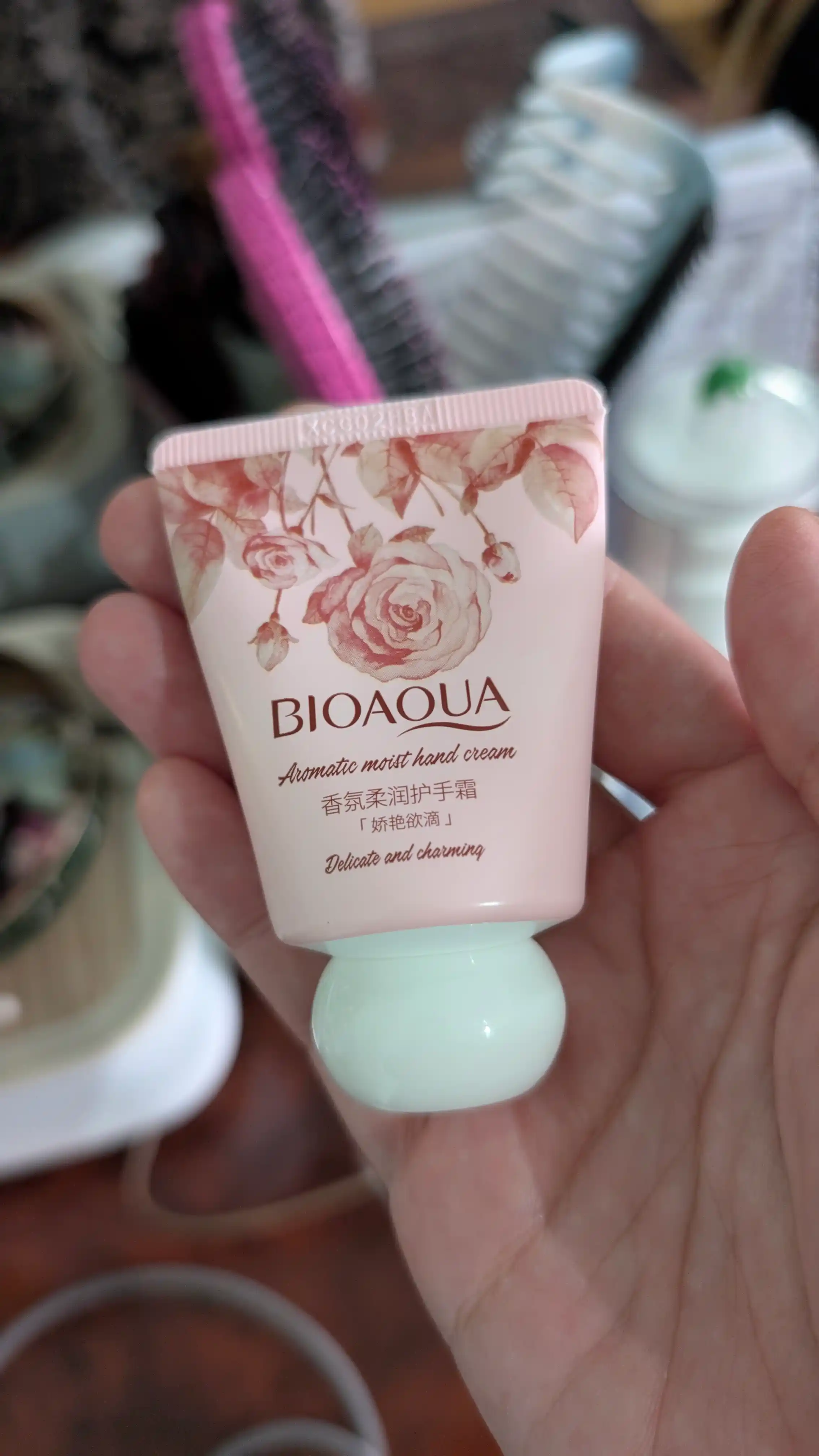 Bioaqua qo'l uchun kremi, namlovchi va oziqlantiruvchi